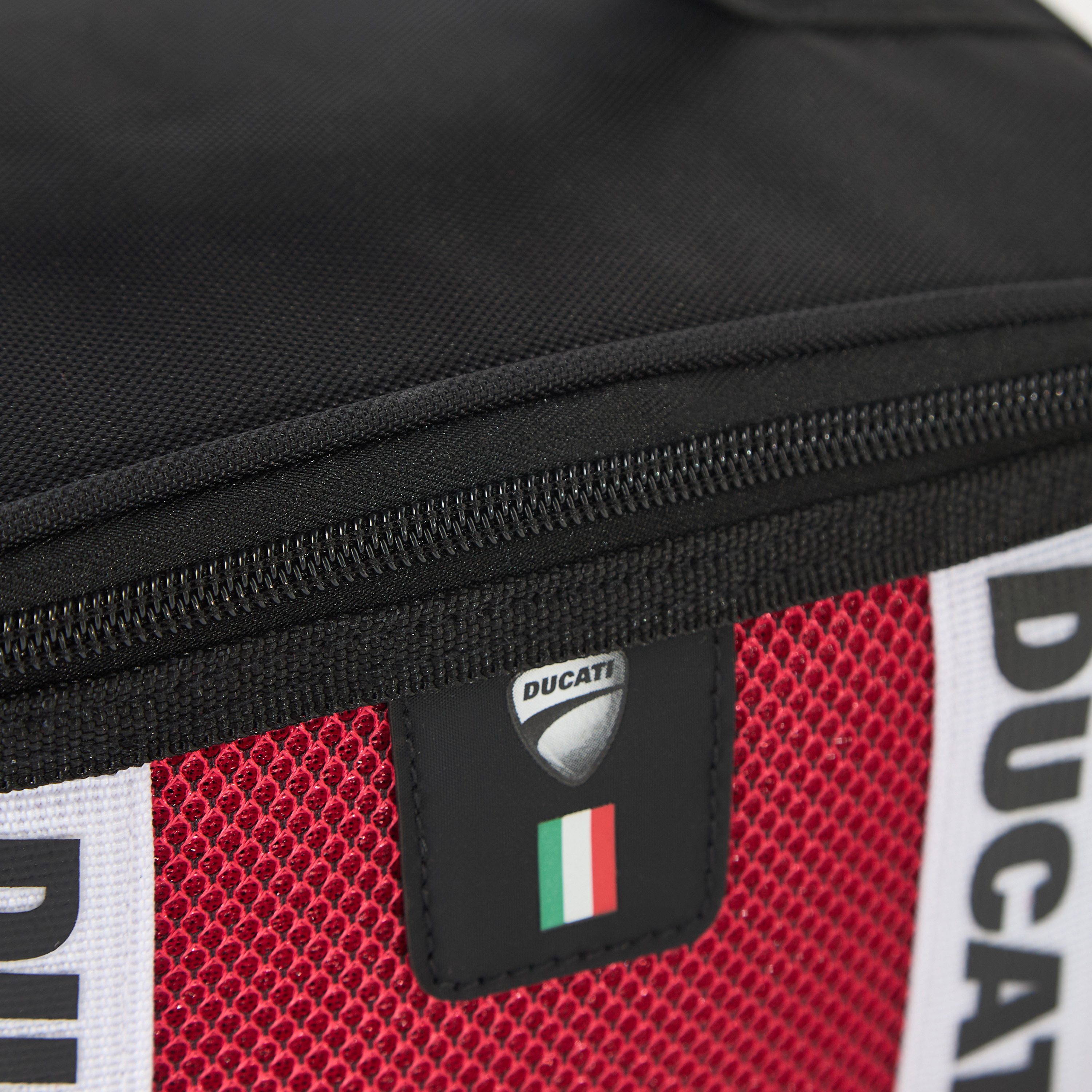 Ducati Logo Detail Lunch Bag with Zip Closure and Grab Handle-school-lunchessentials-lunchbags-image-3