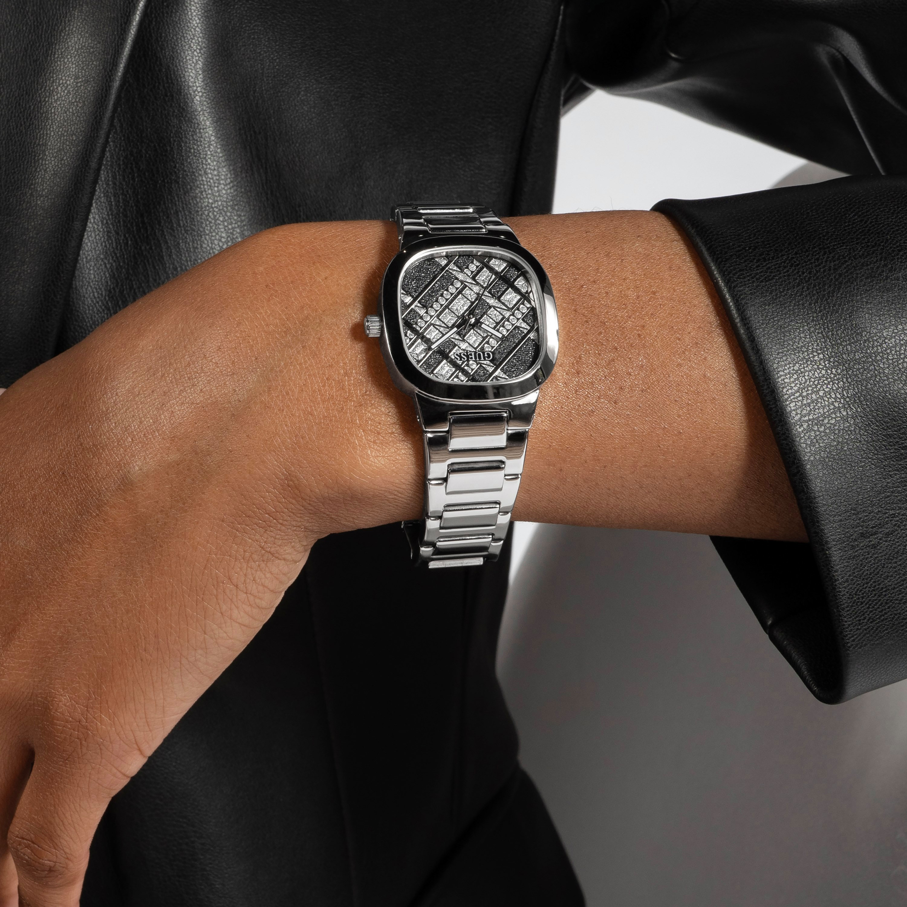 Guess Multi Colour Analog Stainless Steel Strap Watch | GW0600L2 | 32 MM-women-watchesandjewellery-watches-image-11