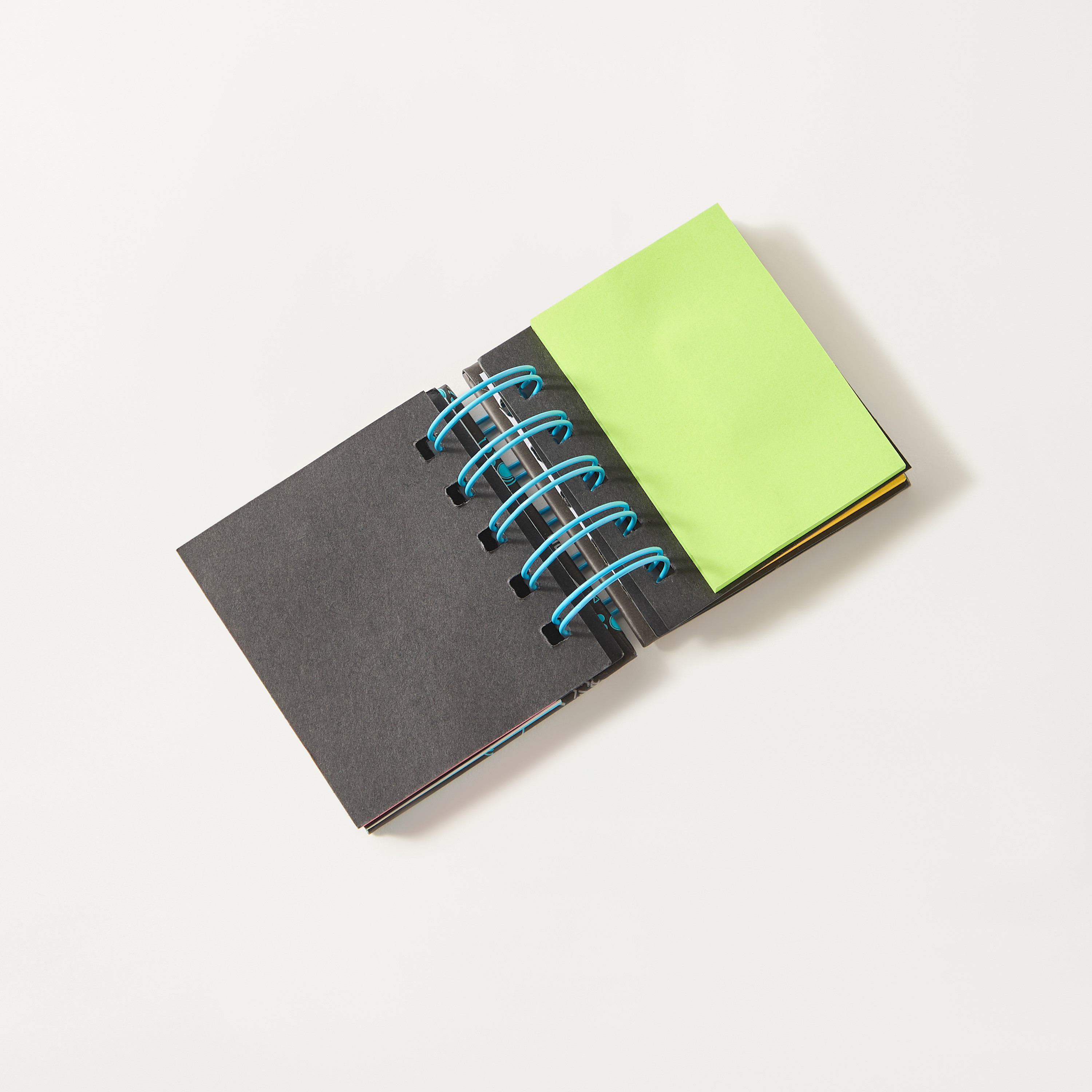 دفتر ملاحظات لاصق بسلك لولبي بطبعات من فايندز-school-stationery-sets-image-2