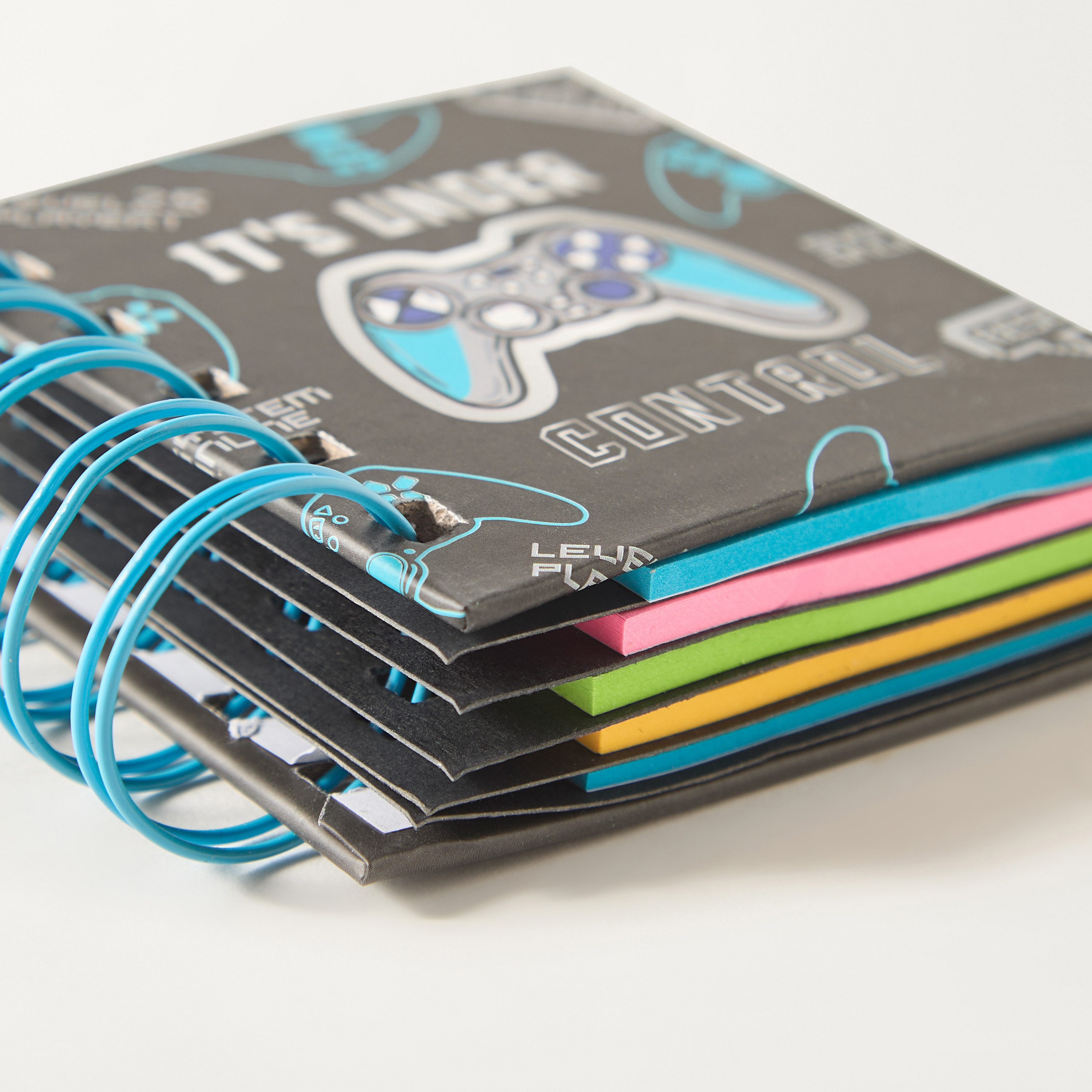 دفتر ملاحظات لاصق بسلك لولبي بطبعات من فايندز-school-stationery-sets-image-3