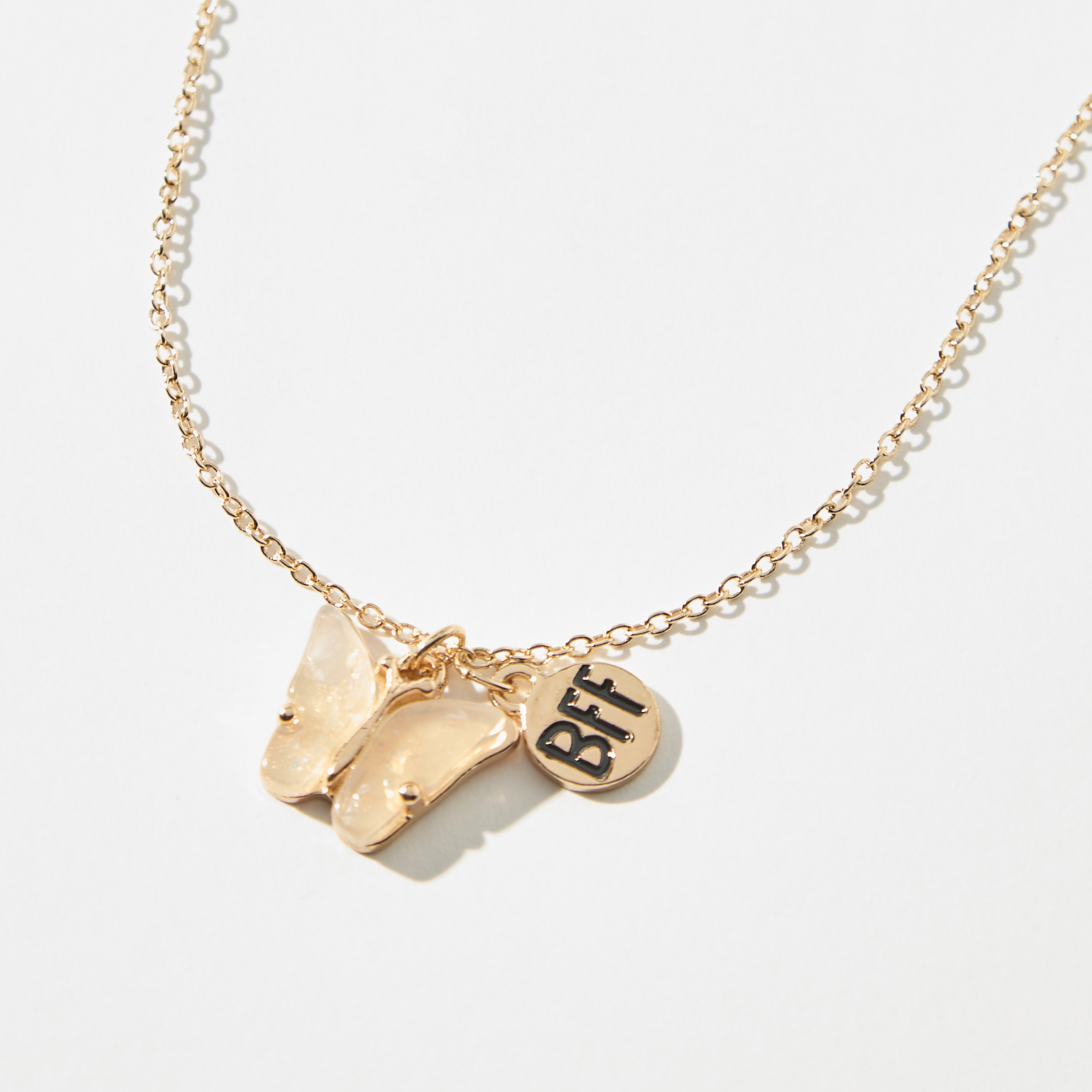 عقد مزيّن باللؤلؤ بمشبك إغلاق-women-watchesandjewellery-jewellery-necklacesandpendants-image-2