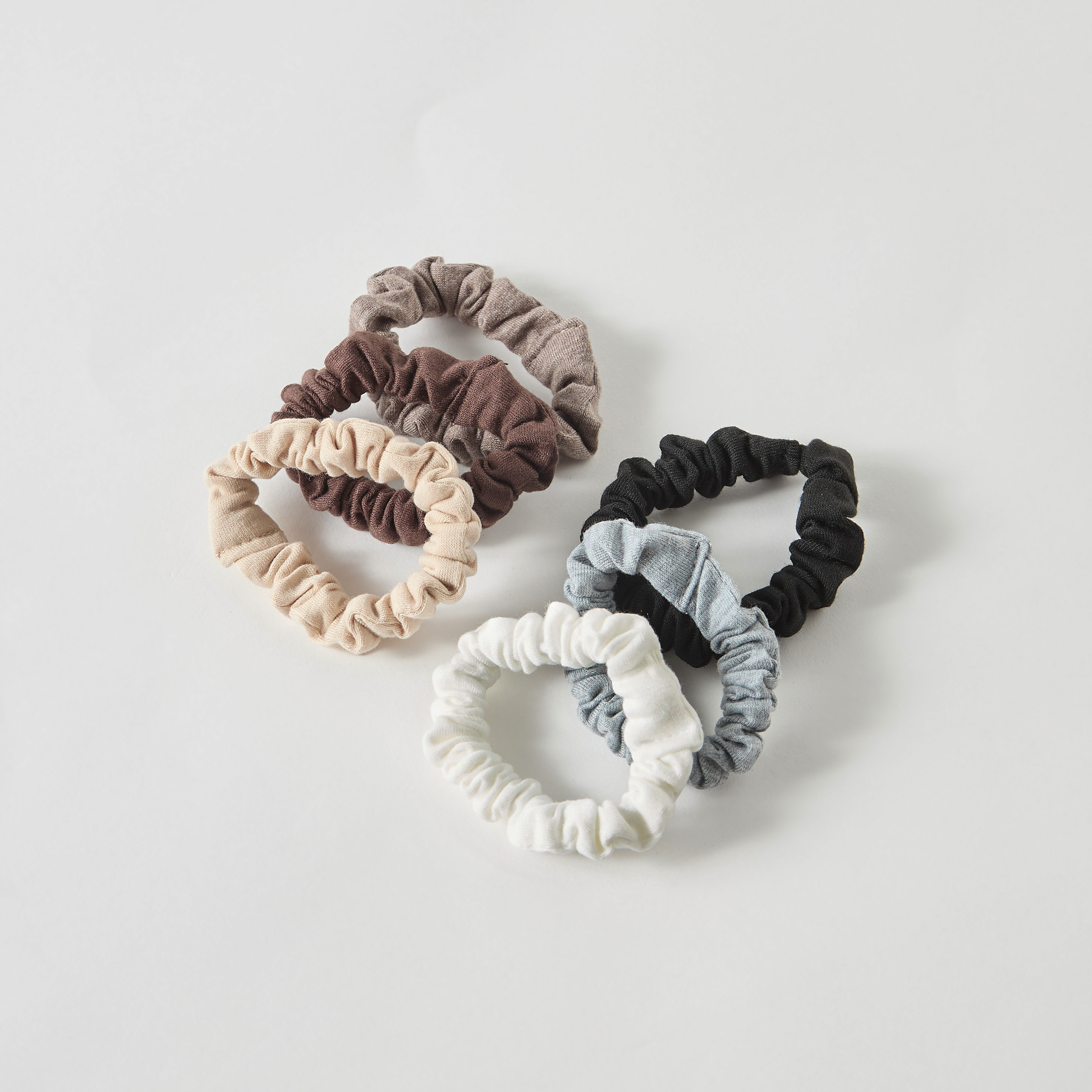 ربطات شعر سكرانشي سادة - طقم 6 قطع-women-hairaccessories-scrunchies-image-3