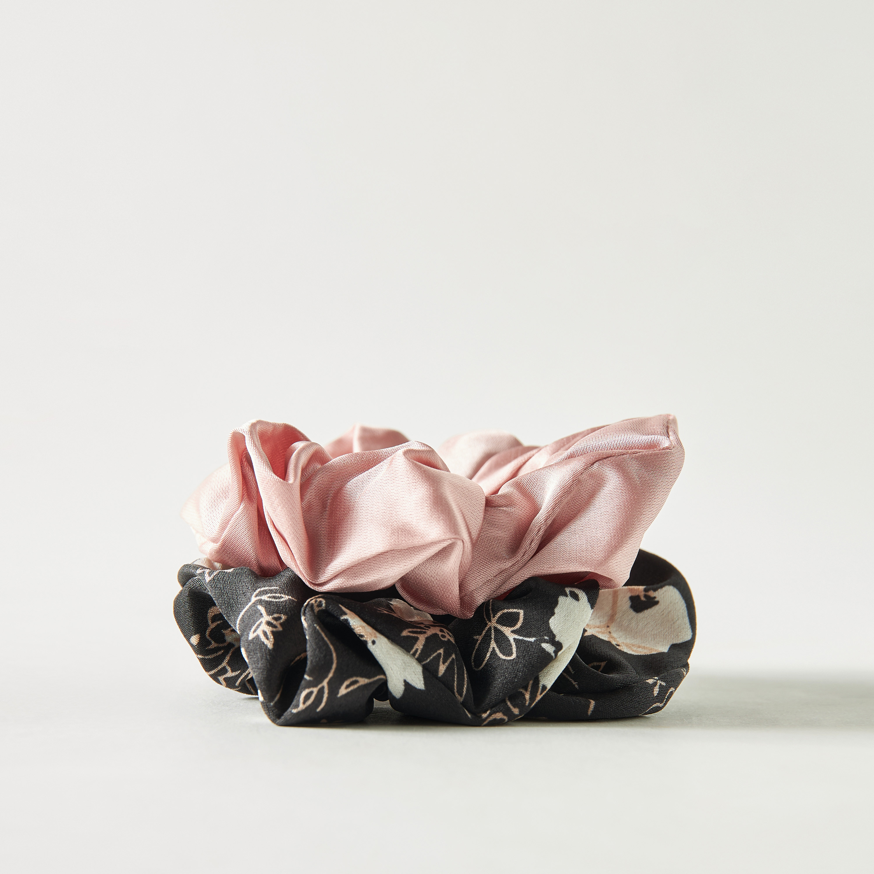 ربطات شعر متنوعة - طقم من قطعتين-women-hairaccessories-scrunchies-image-1