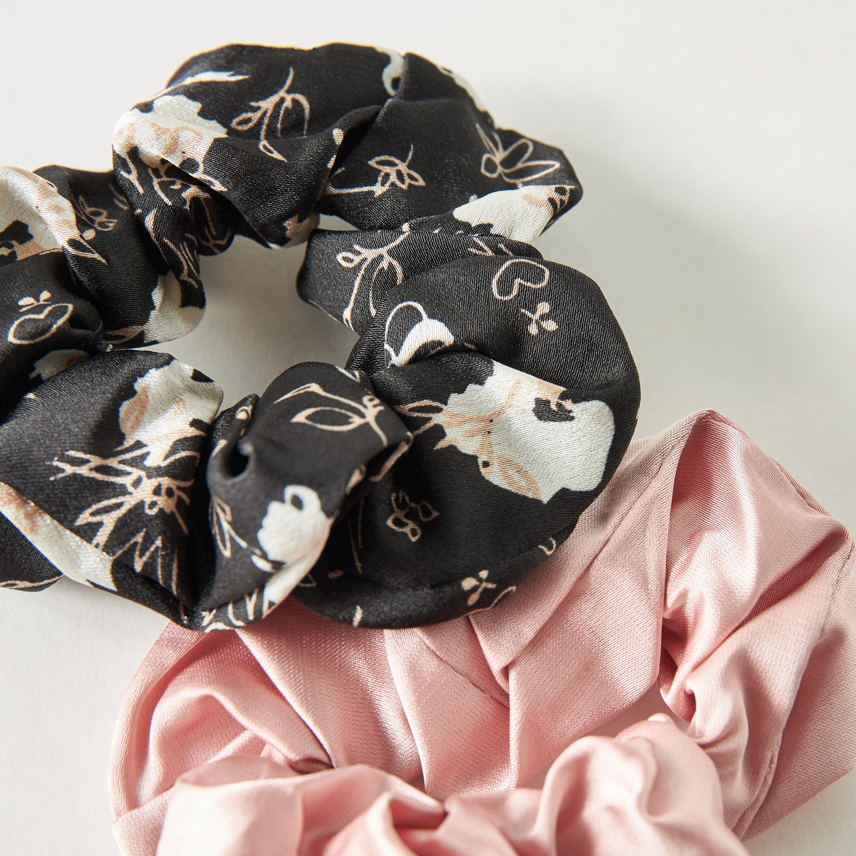 ربطات شعر متنوعة - طقم من قطعتين-women-hairaccessories-scrunchies-image-4