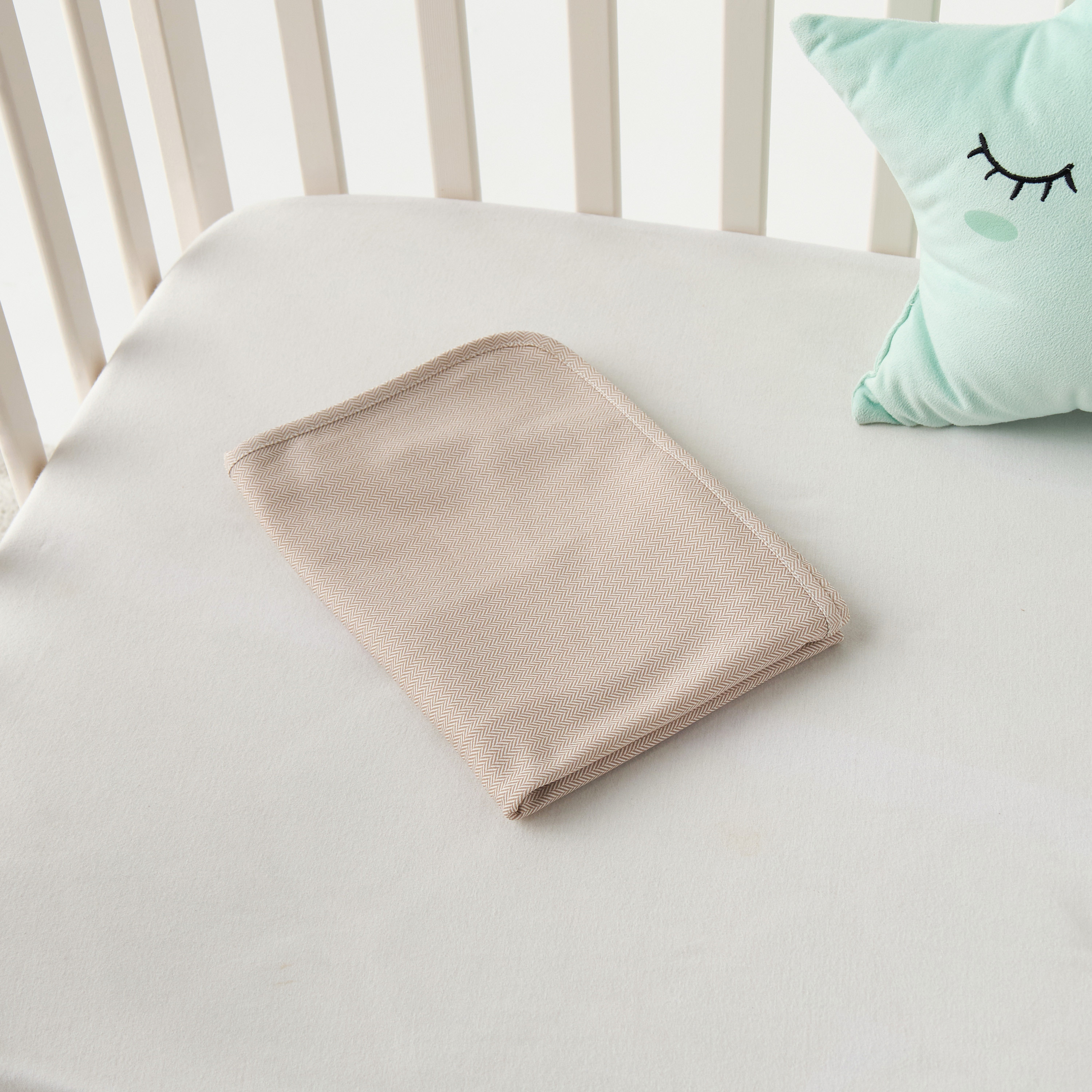 Giggles Solid Bow Applique Receiving Blanket - 70x70 cm-baby-nursery-blanketsandswaddles-receivingblankets-image-4
