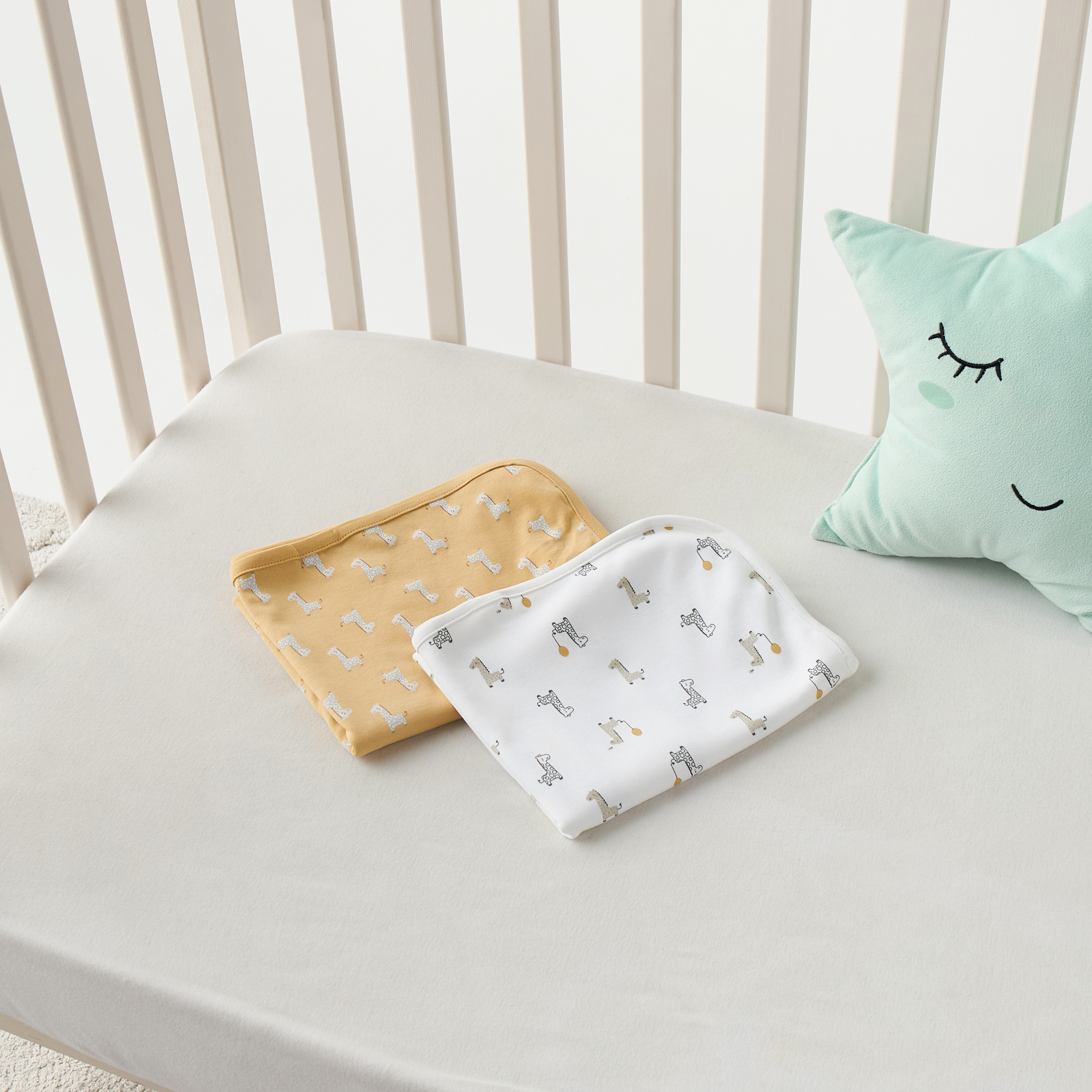 طقم بطانية لحديثي الولادة بطبعات زرافة قطعتين من جونيورز-  70x70 سم-baby-nursery-blanketsandswaddles-receivingblankets-image-4