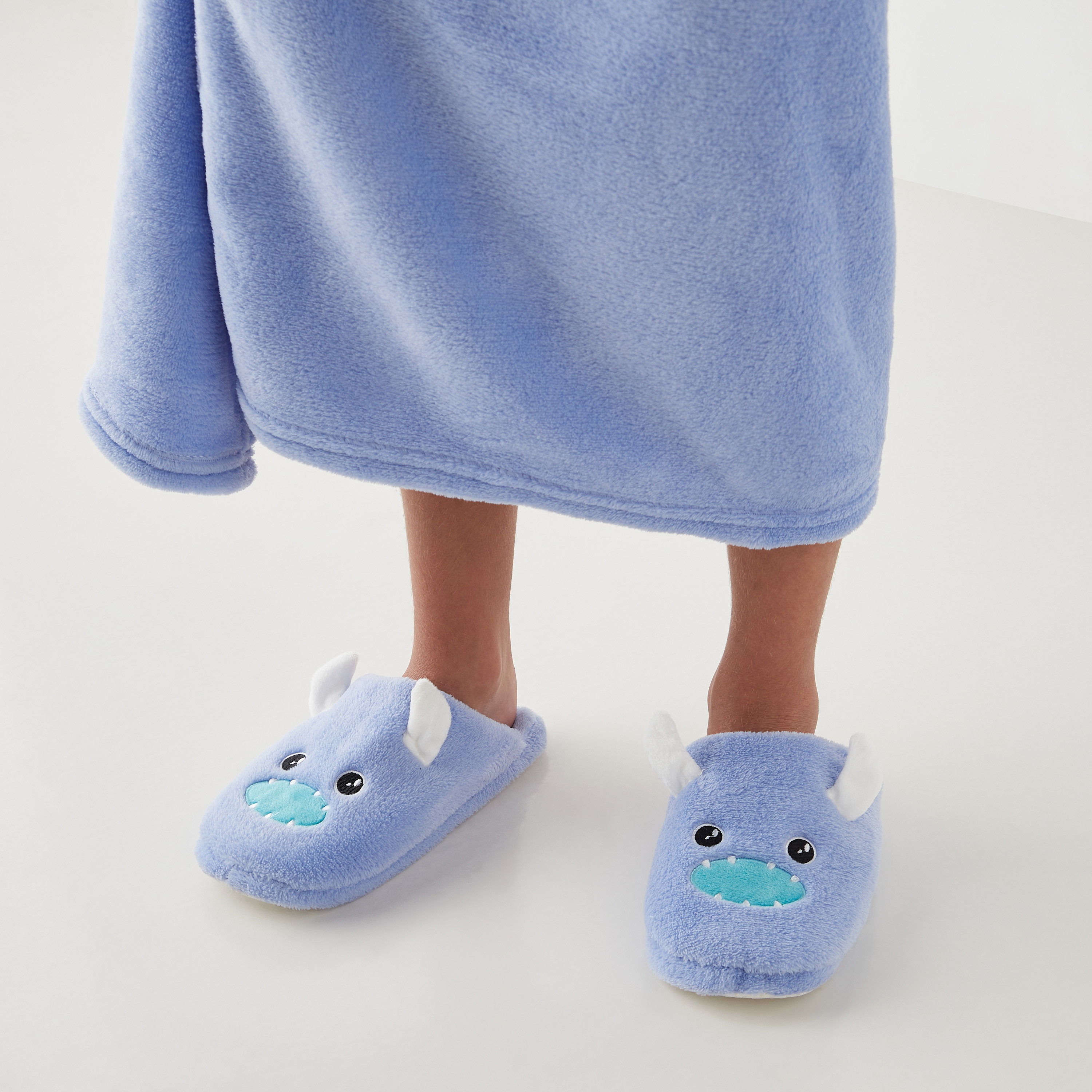 Findz 3-Piece Bathrobe Set - 34x31x10 cms-household-bathandlaundry-bathlinen-bathrobesandslippers-bathrobes-image-4