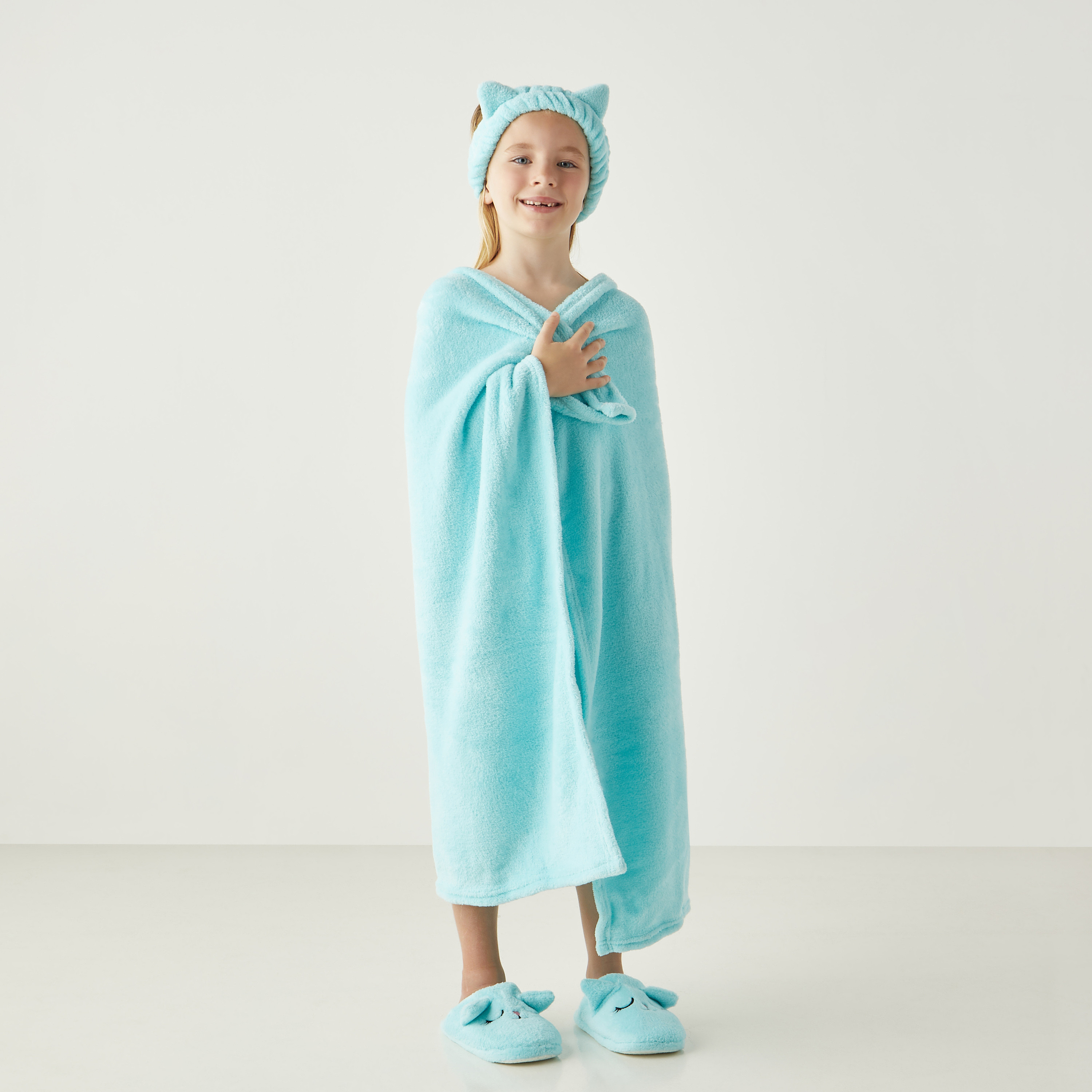 Findz 4-Piece Bathrobe Set - 34x31x10 cms-household-bathandlaundry-bathlinen-bathrobesandslippers-bathrobes-image-1
