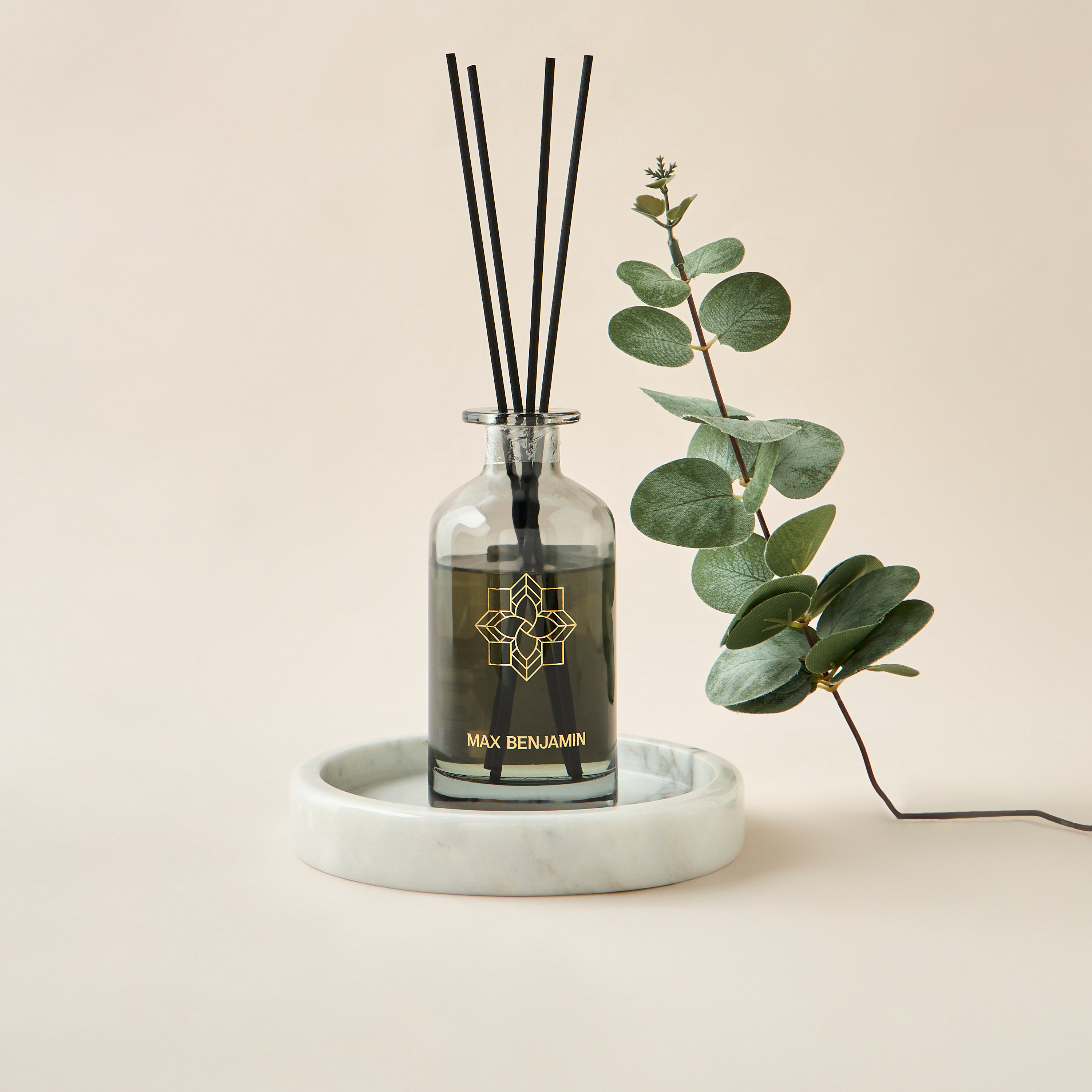MAX BENJAMIN White Pomegranate Reed Diffuser - 150 ml-household-homefragrance-reeddiffusers-image-1