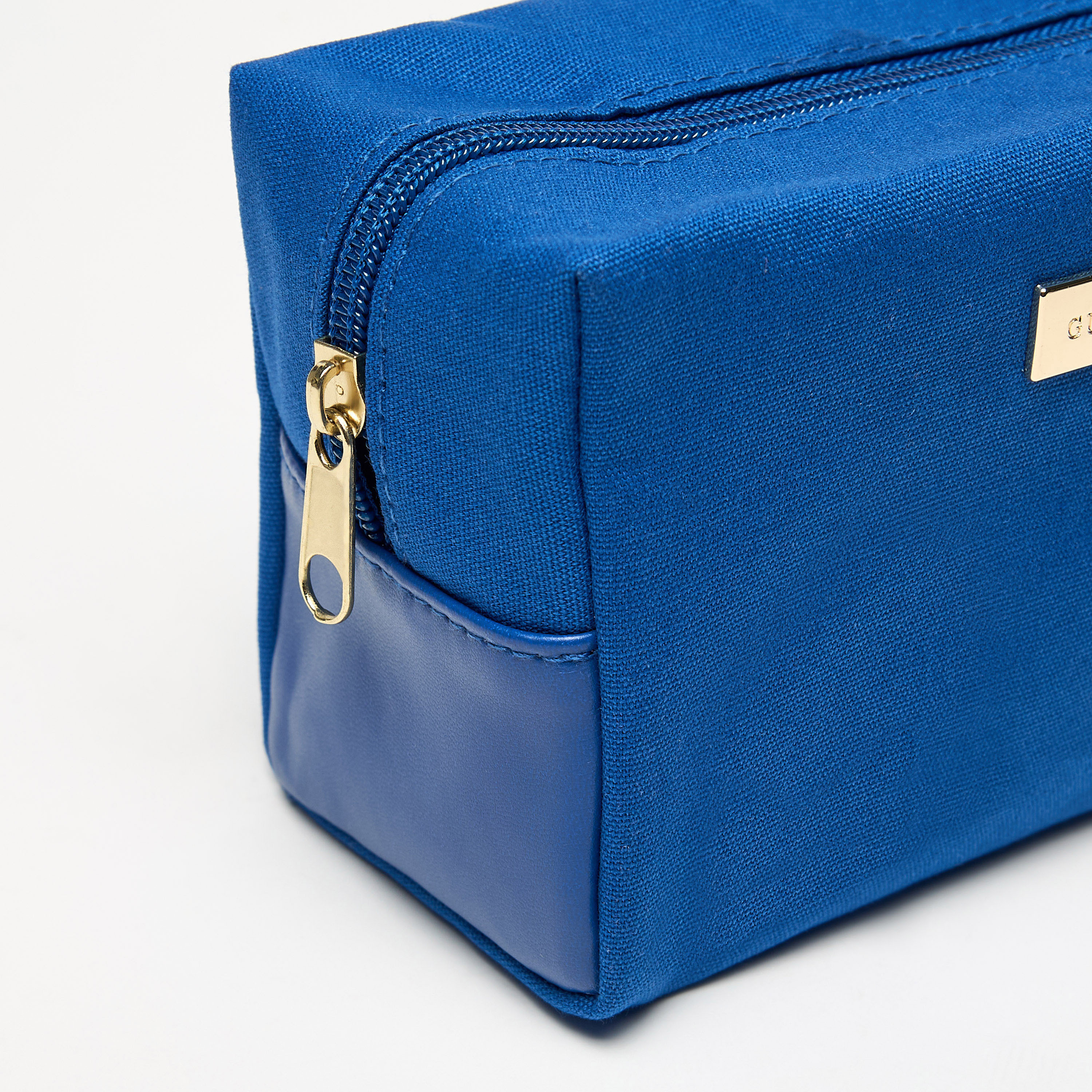 Guess Solid Pouch with Zipper Closure-women-watchesandjewellery-jewellery-storage-image-3