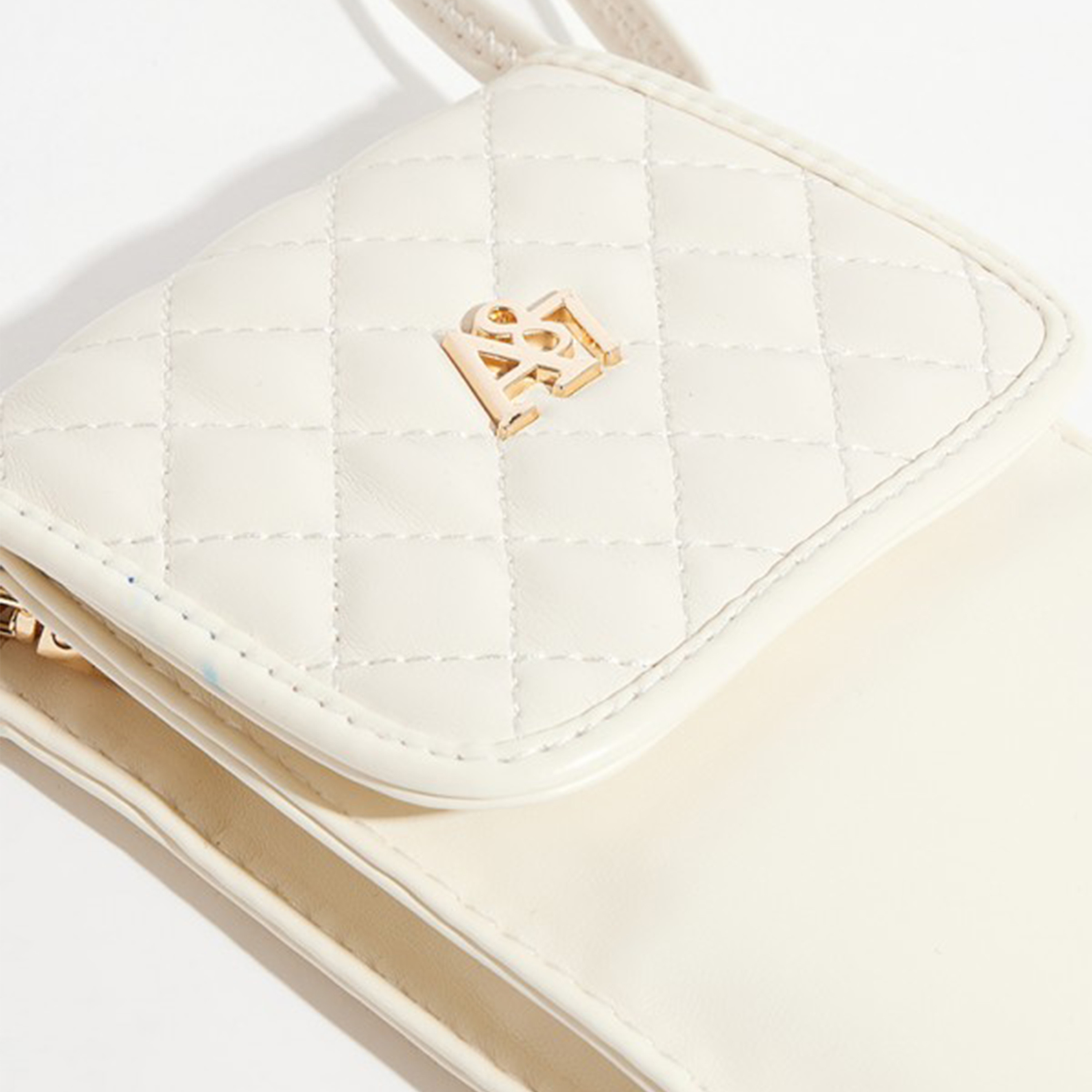 أيروبوستال شنطة كروس مبطنة لون أسود بحزام قابل للتعديل وشعار معدني-women-bagsandwallets-handbags-image-7