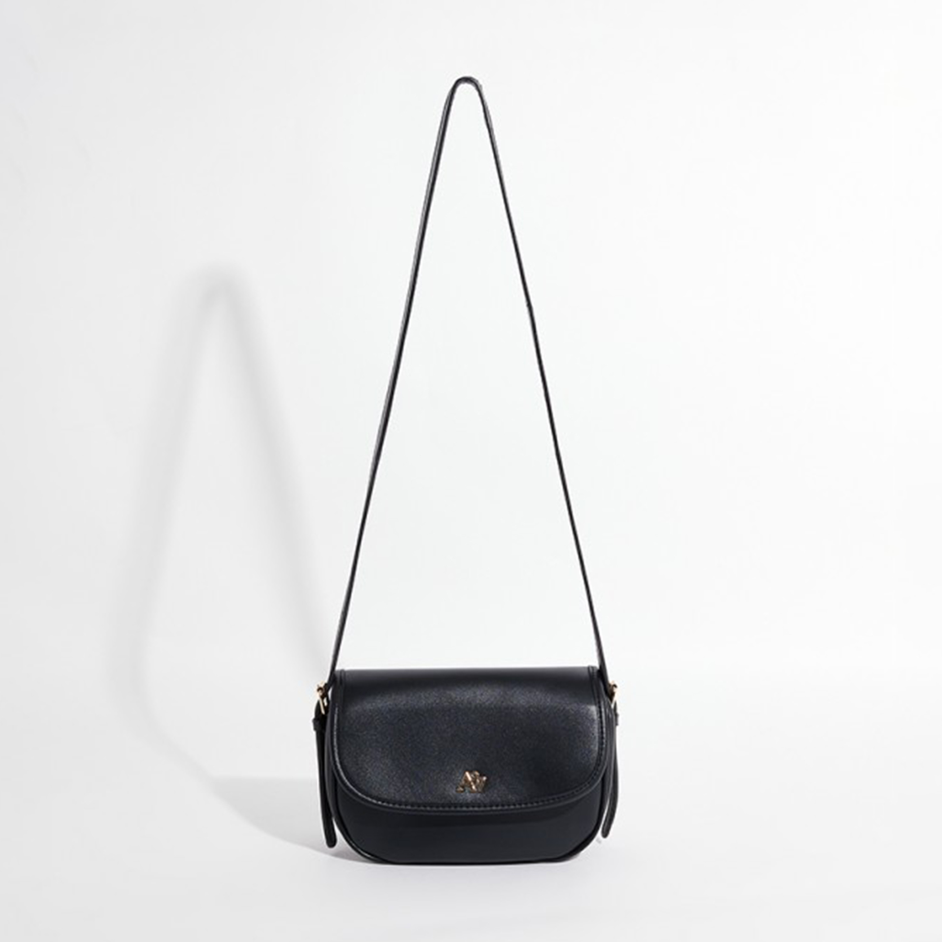 أيروبوستال شنطة كروس لون أسود وحزام قابل للتعديل وطية للأغلاق ومشبك-women-bagsandwallets-handbags-image-1