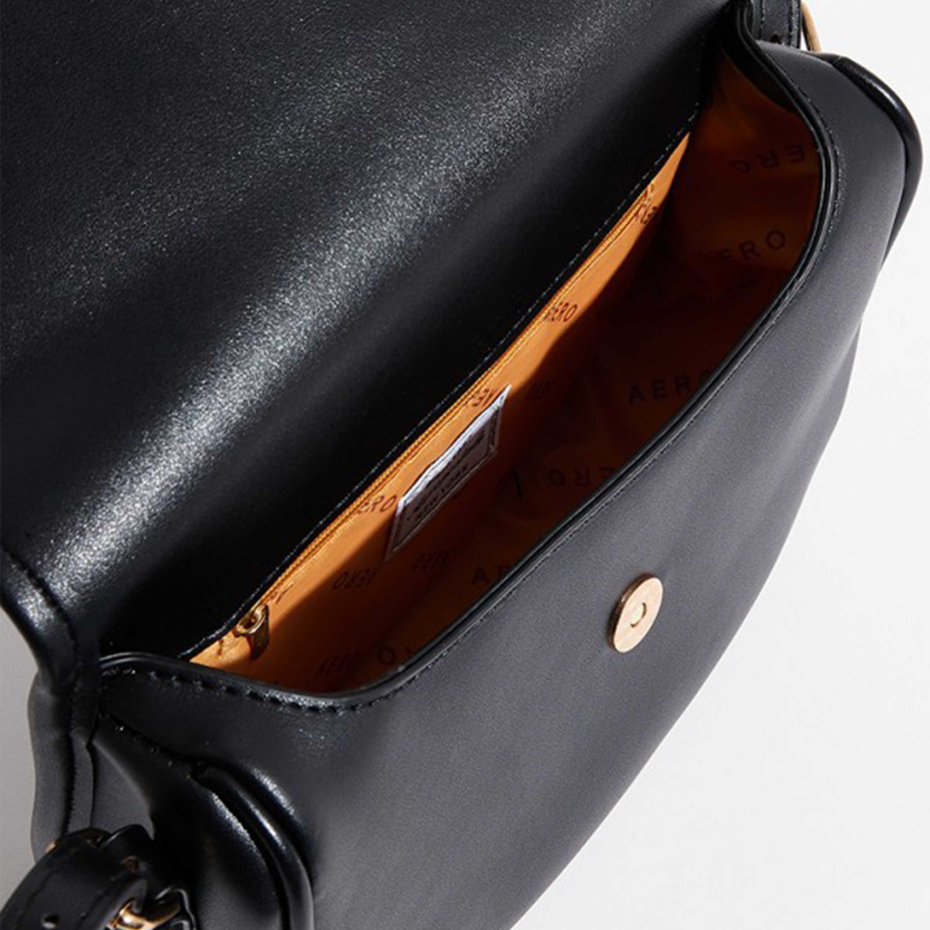أيروبوستال شنطة كروس لون أسود وحزام قابل للتعديل وطية للأغلاق ومشبك-women-bagsandwallets-handbags-image-4