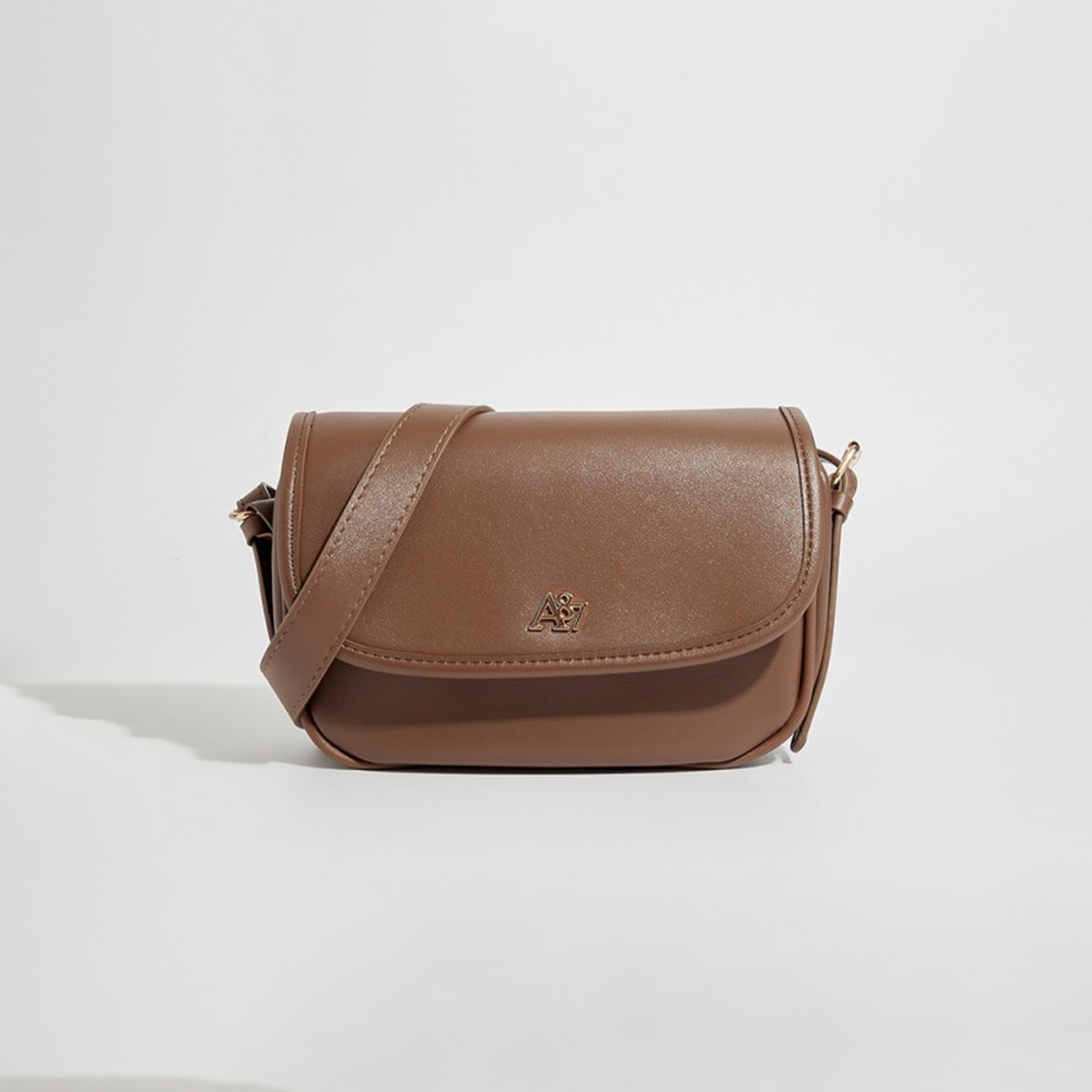 أيروبوستال شنطة كروس لون أسود وحزام قابل للتعديل وطية للأغلاق ومشبك-women-bagsandwallets-handbags-image-5