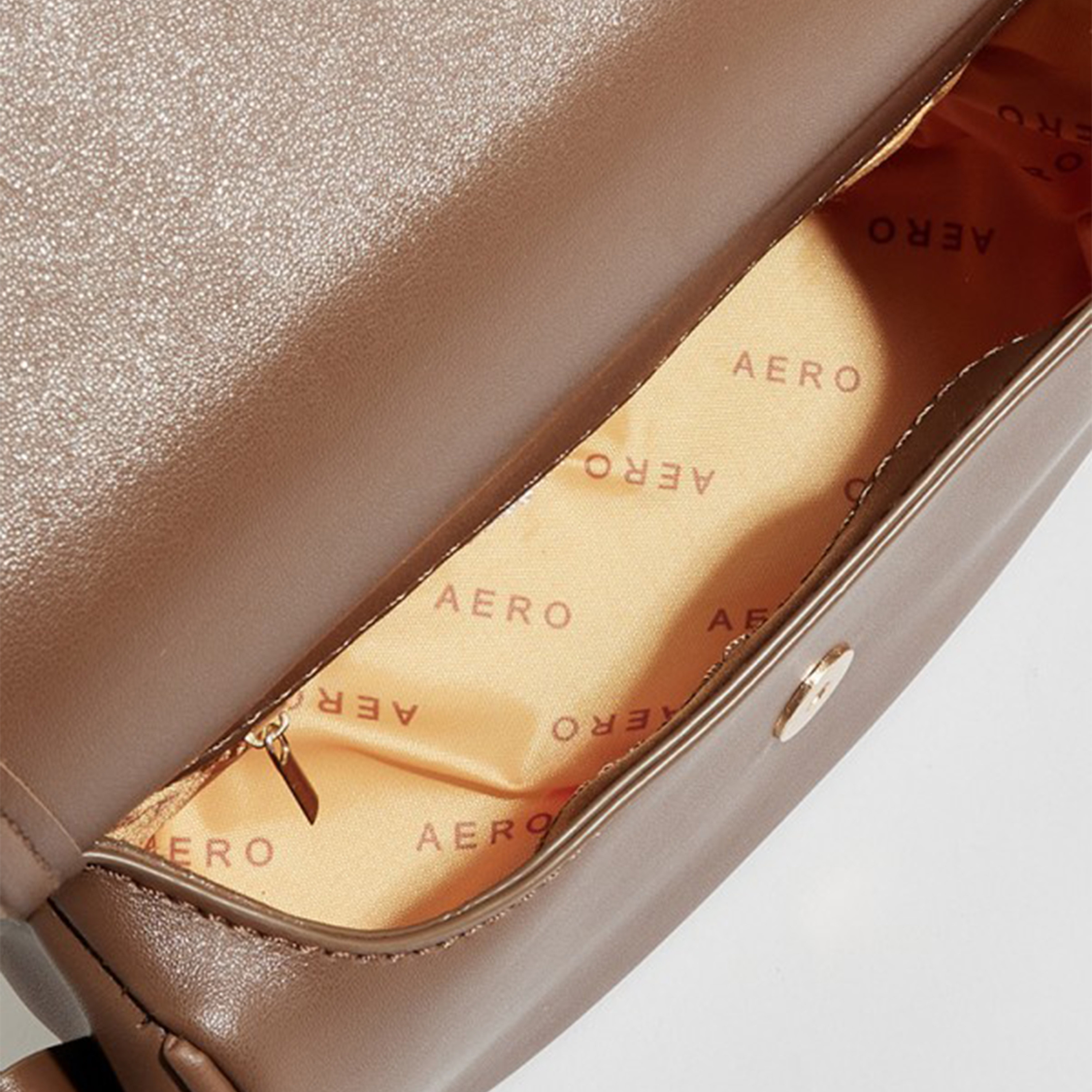 أيروبوستال شنطة كروس لون أسود وحزام قابل للتعديل وطية للأغلاق ومشبك-women-bagsandwallets-handbags-image-8