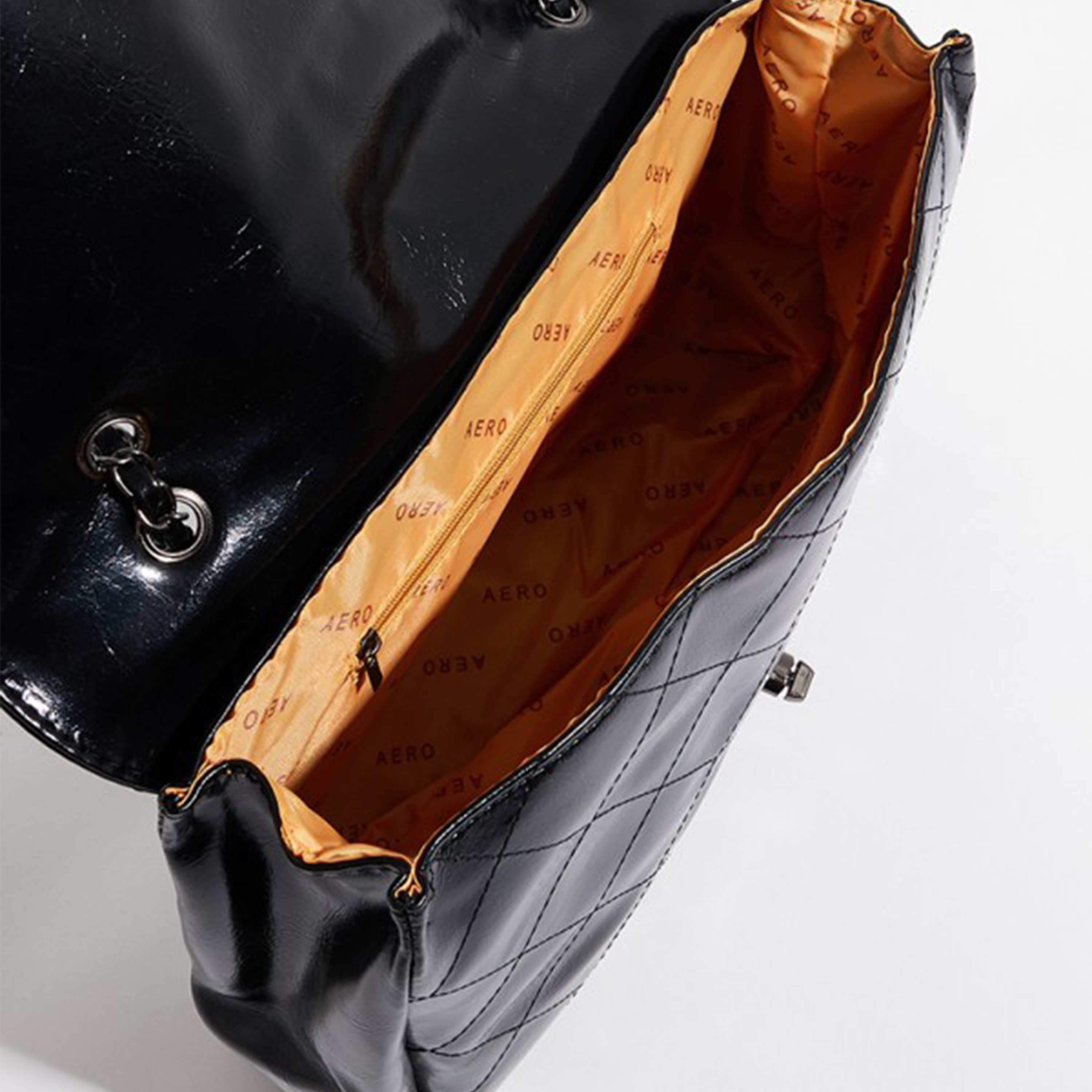 أيروبوستال شنطة يد لون أسود بحزام سلسلة وشعار معدني-women-bagsandwallets-handbags-image-4