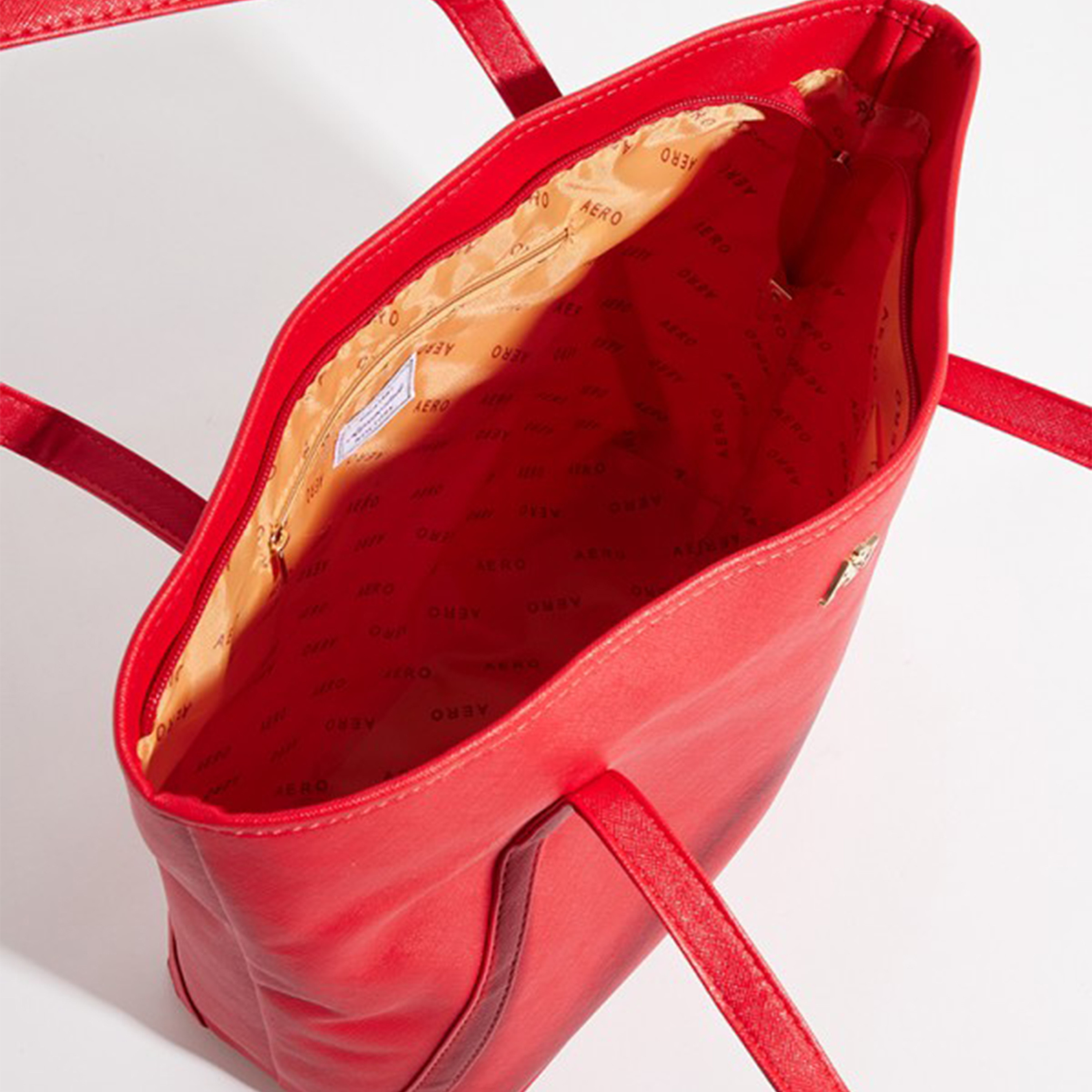 أيروبوستال شنطة كتف أحمر بني بشعار معدني-women-bagsandwallets-handbags-image-4