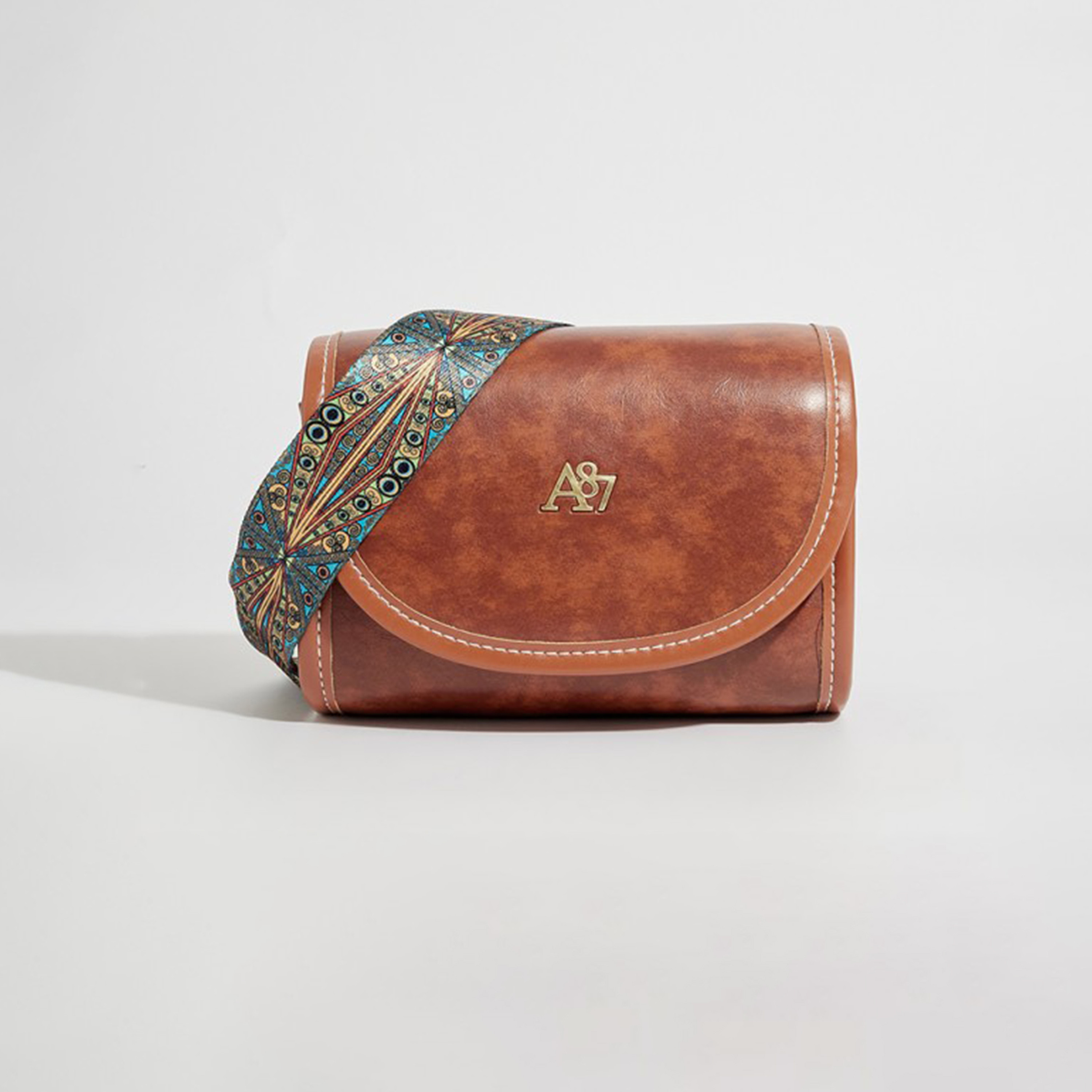 أيروبوستال شنطة كروس لون أسود وحزام منقوش قابل للتعديل وطية للأغلاق-women-bagsandwallets-handbags-image-5