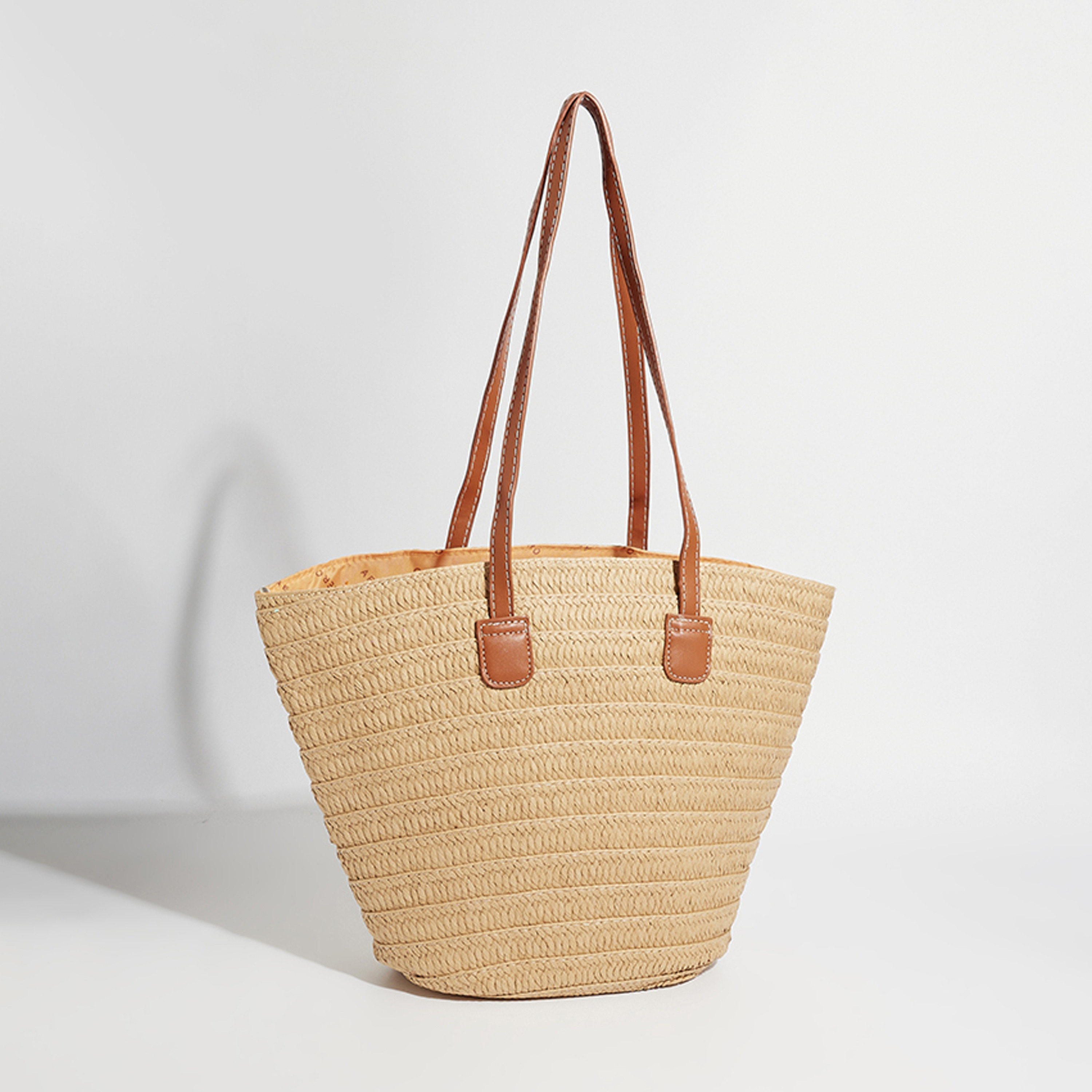 أيروبوستال شنطة كتف لون بني بتصميم محبوك وشعار معدني-women-bagsandwallets-handbags-image-2