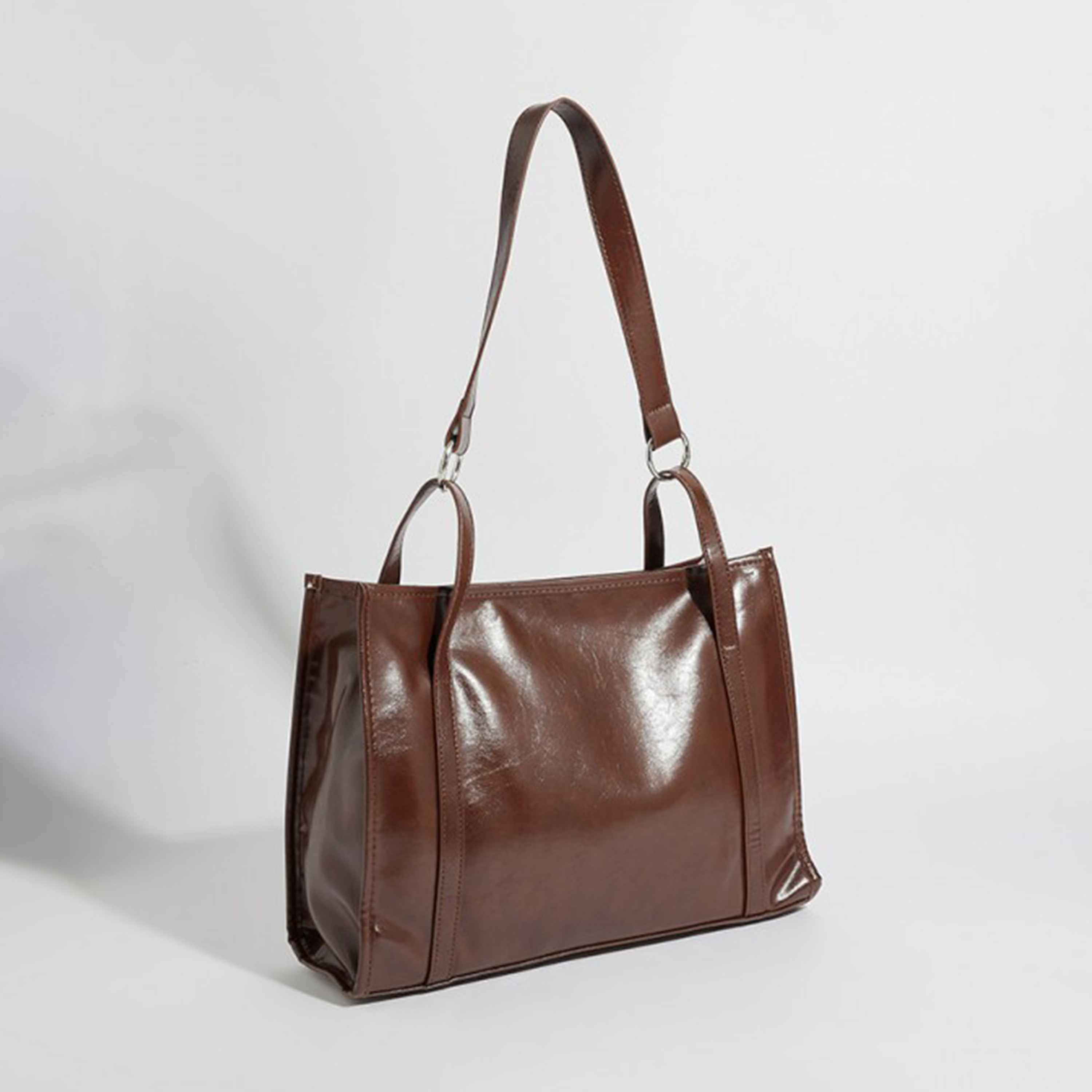 أيروبوستال شنطة كتف لون بني بشعار معدني-women-bagsandwallets-handbags-image-2