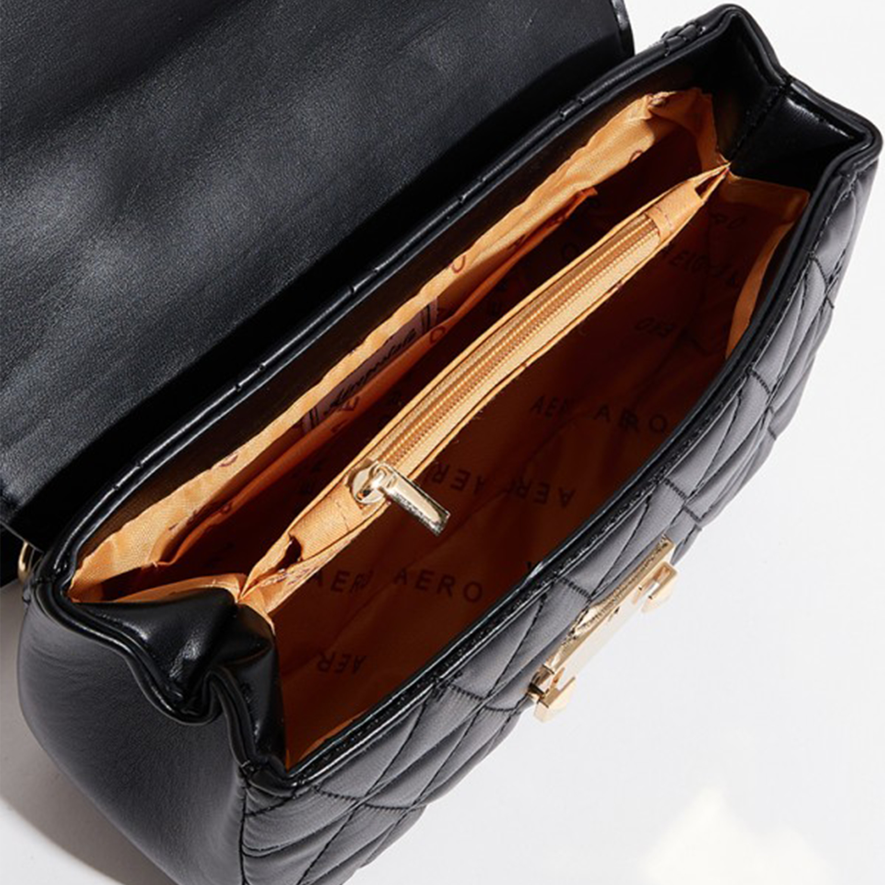 أيروبوستال شنطة كتف مبطنة لون أسود وبحزام سلسلة وطية للإغلاق-women-bagsandwallets-handbags-image-4