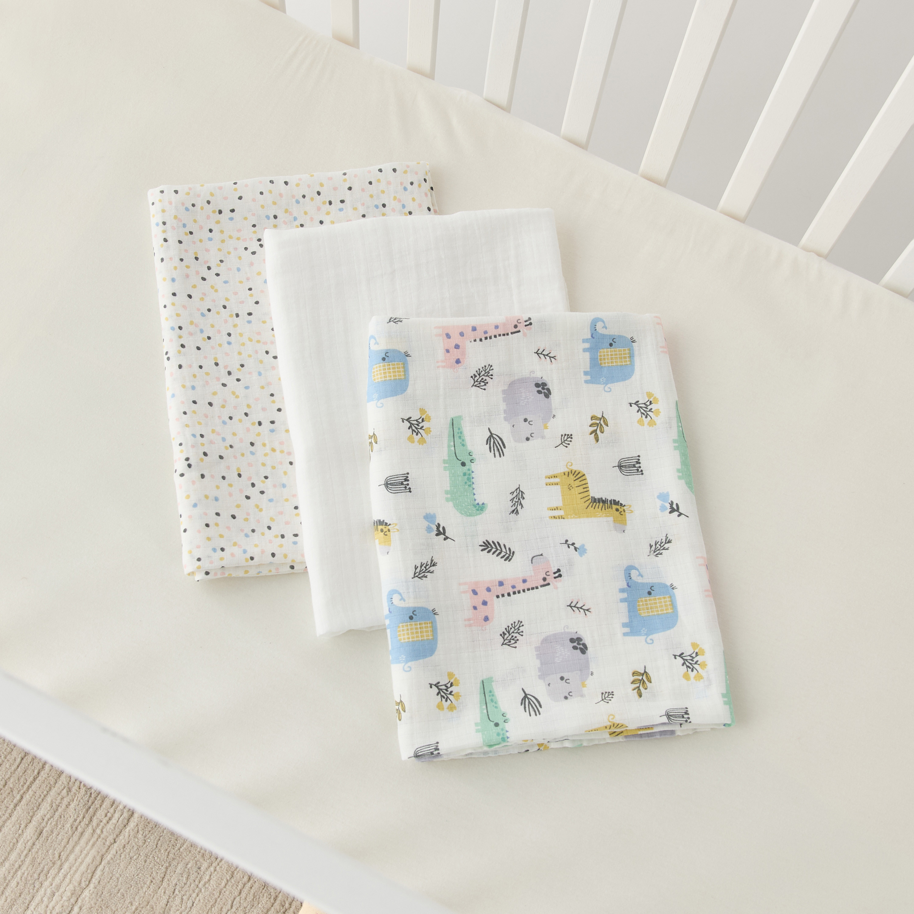 قماط موسلين خيرزان بطبعات من جيجلز - طقم من 3 قطع-baby-nursery-blanketsandswaddles-swaddlesandsleepingbags-image-4