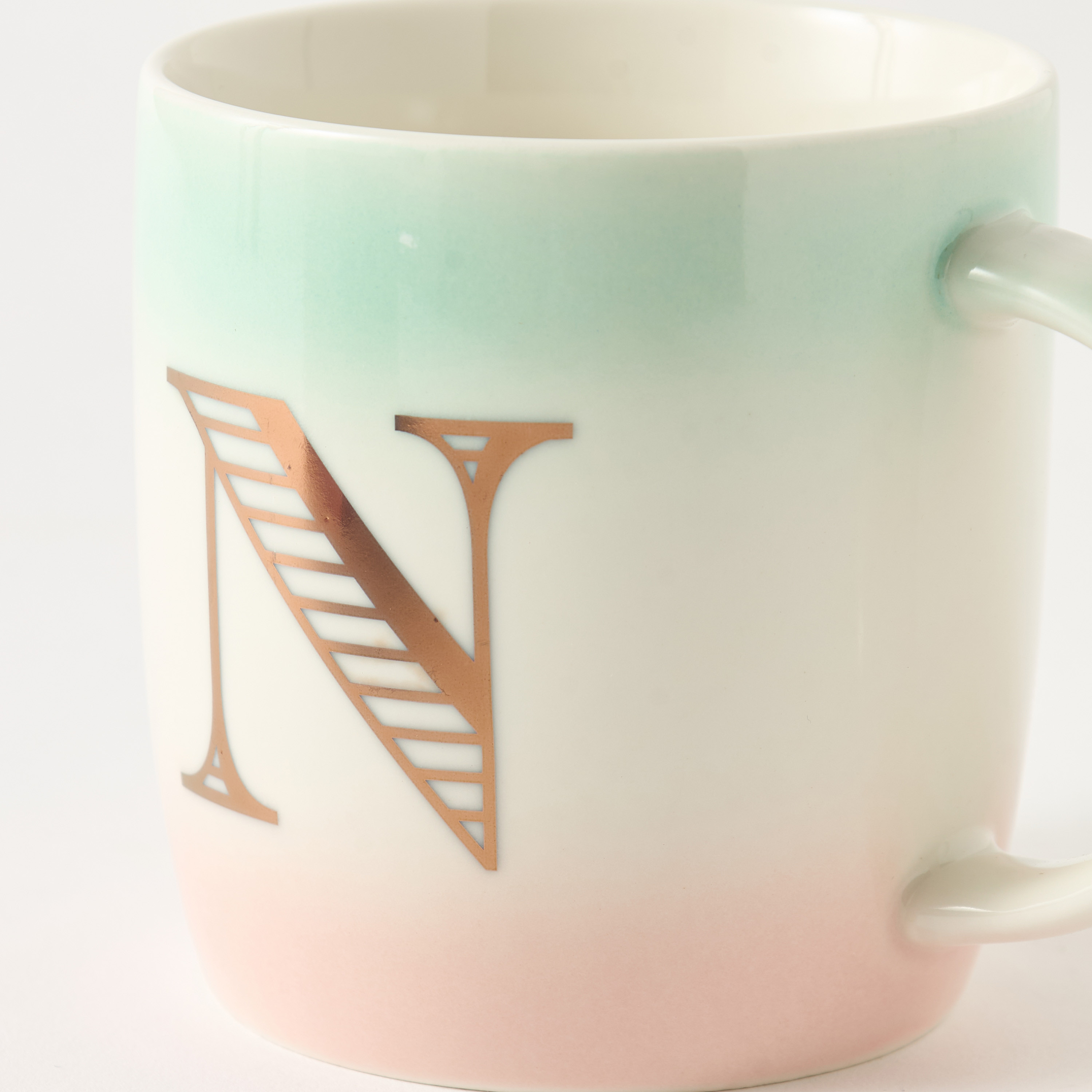 مج سيراميك بقوالب ملّونة وطبعات حرف إيه- 360 مل-household-dining-teaandcoffee-mugsandcups-image-2