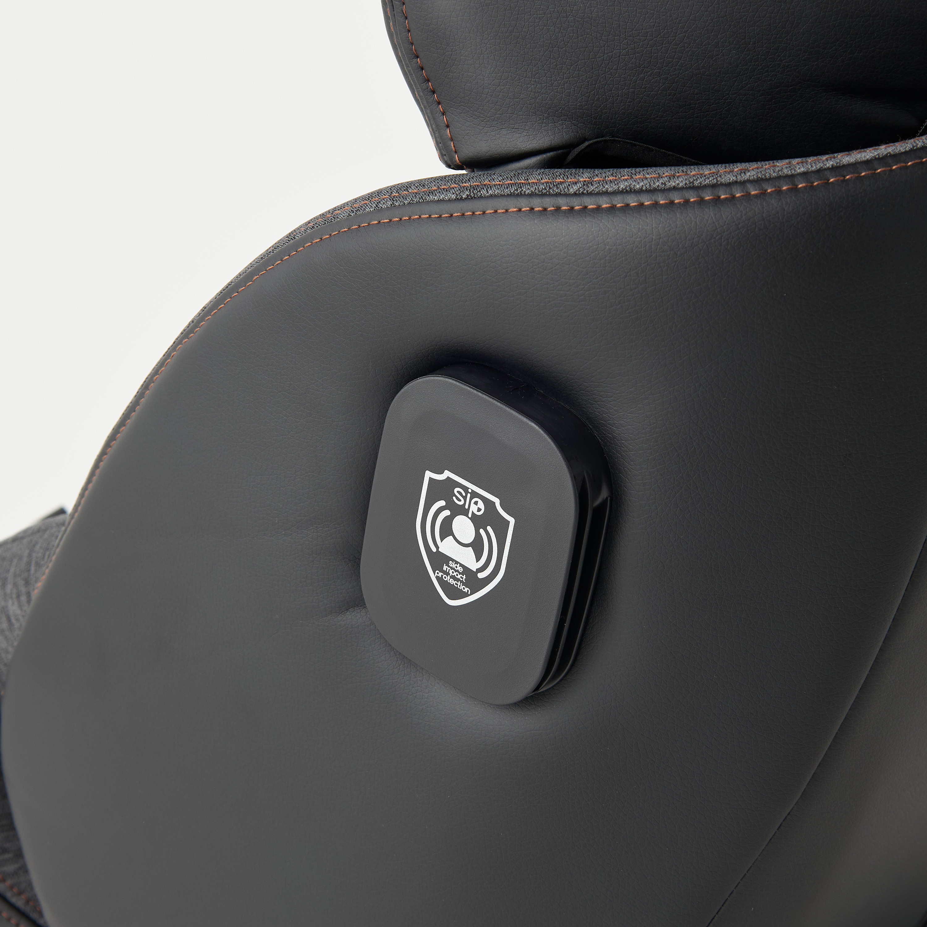 مقعد سيارة قابل للتحويل فوييج آي سايز بنظام إمالة متعدد من جيجلز-baby-gear-carseats-image-11