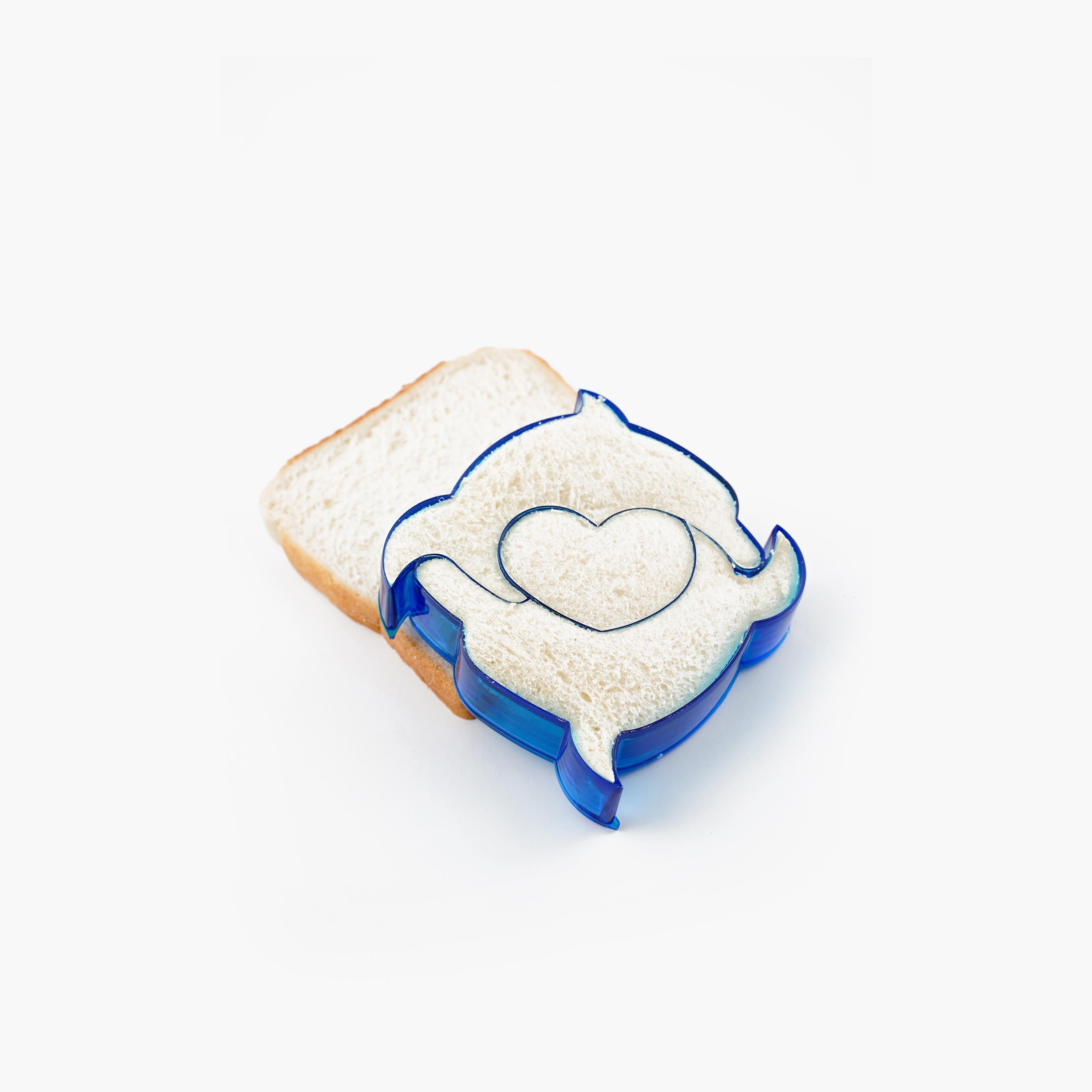 Tiny Wheels Toast Cutter, Dolphin-school-lunchessentials-lunchboxes-image-2
