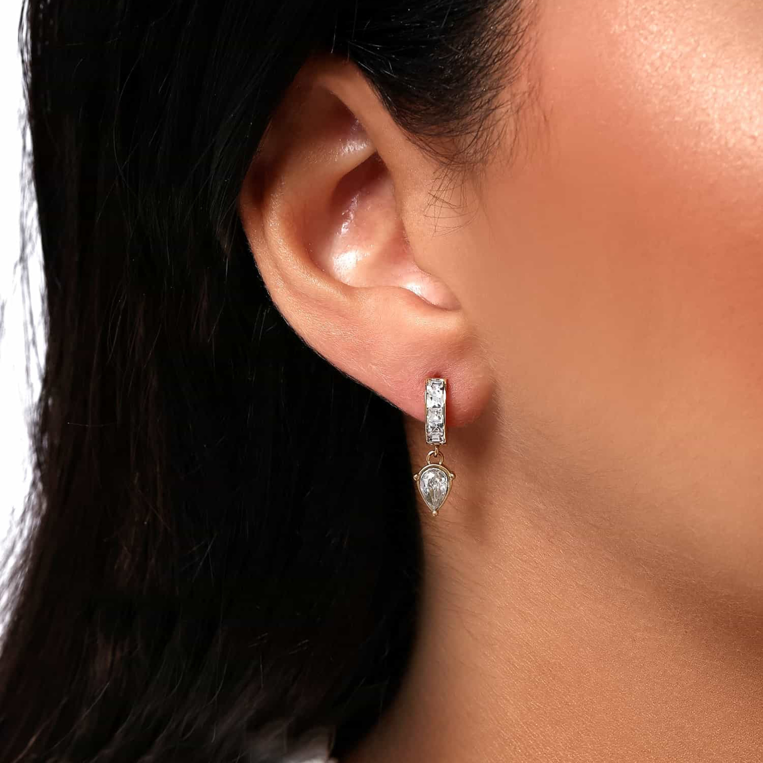 أقراط ذو هجيز مي كريستال دروب هجيز هوب من جيس بلون ذهبي | JUBE03149JW-women-watchesandjewellery-jewellery-earrings-image-3