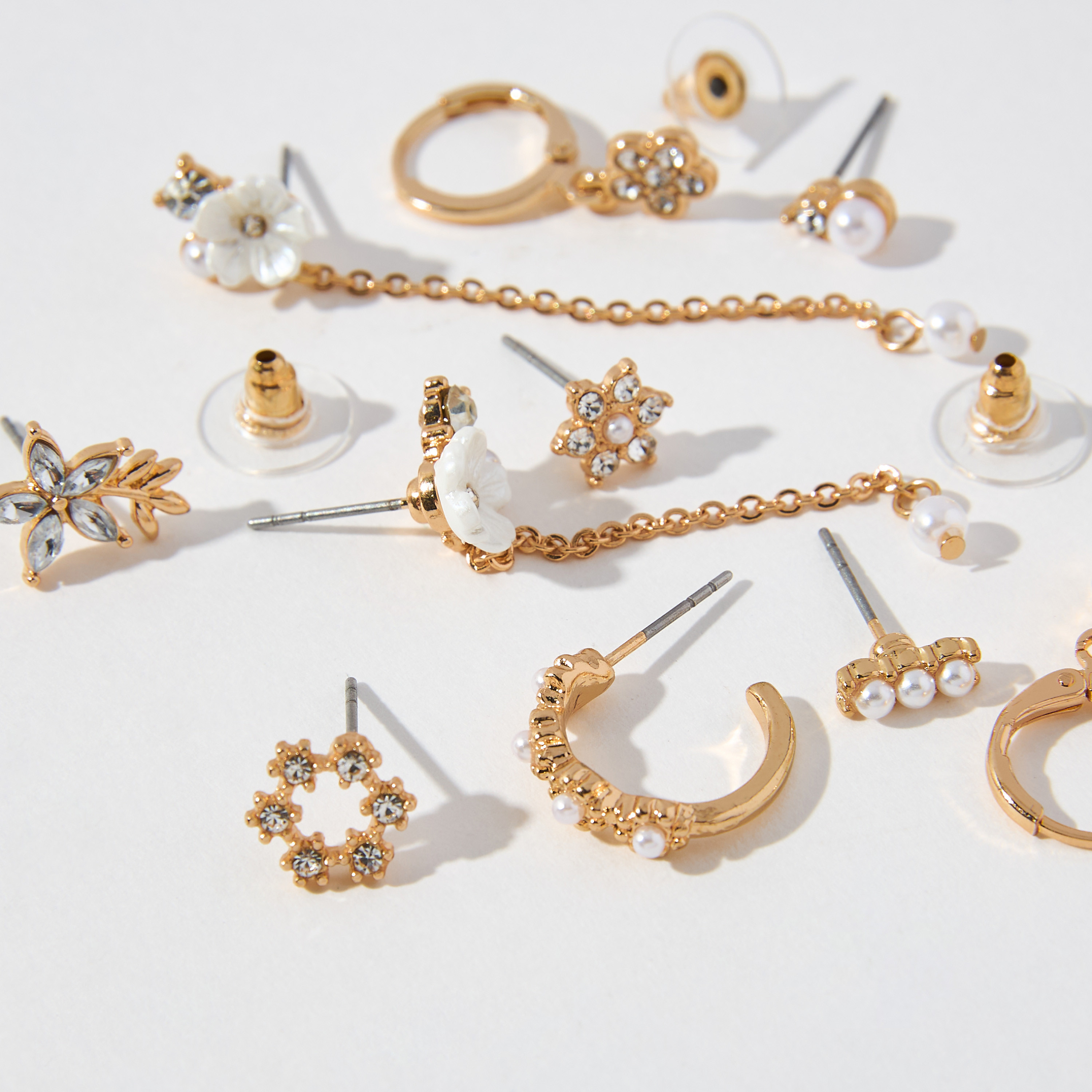 حلقان متنوعة بمكبس إغلاق خلفي - طقم من 9-women-watchesandjewellery-jewellery-earrings-image-2