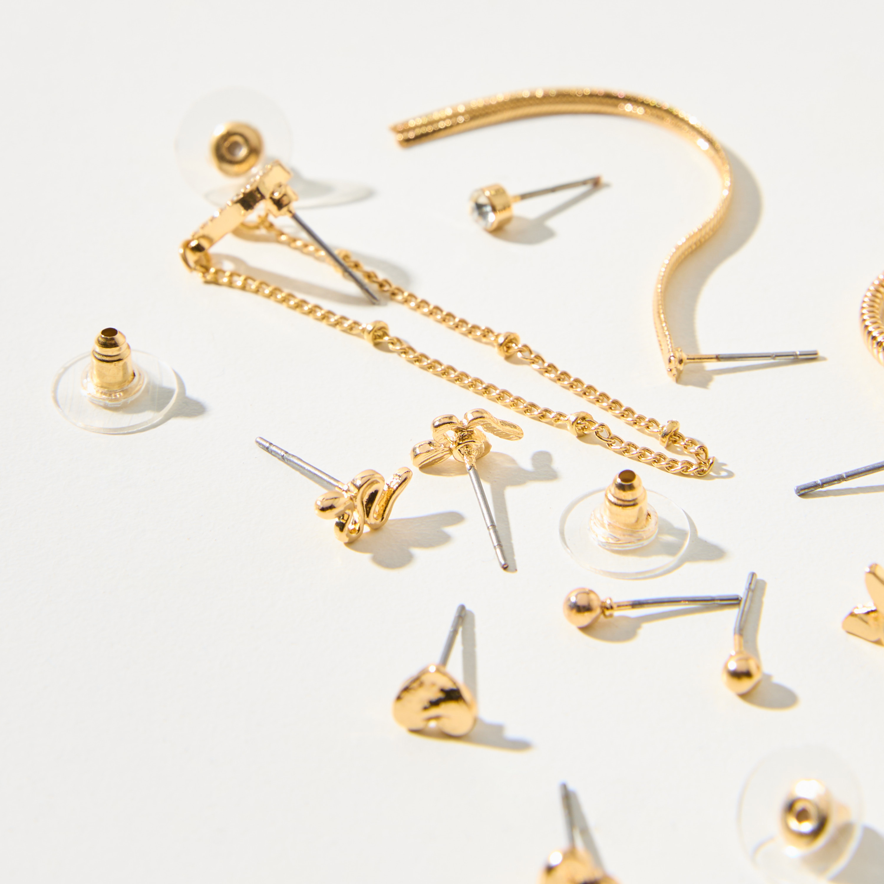 حلقان متنوعة بمكبس إغلاق خلفي - طقم من 9-women-watchesandjewellery-jewellery-earrings-image-3