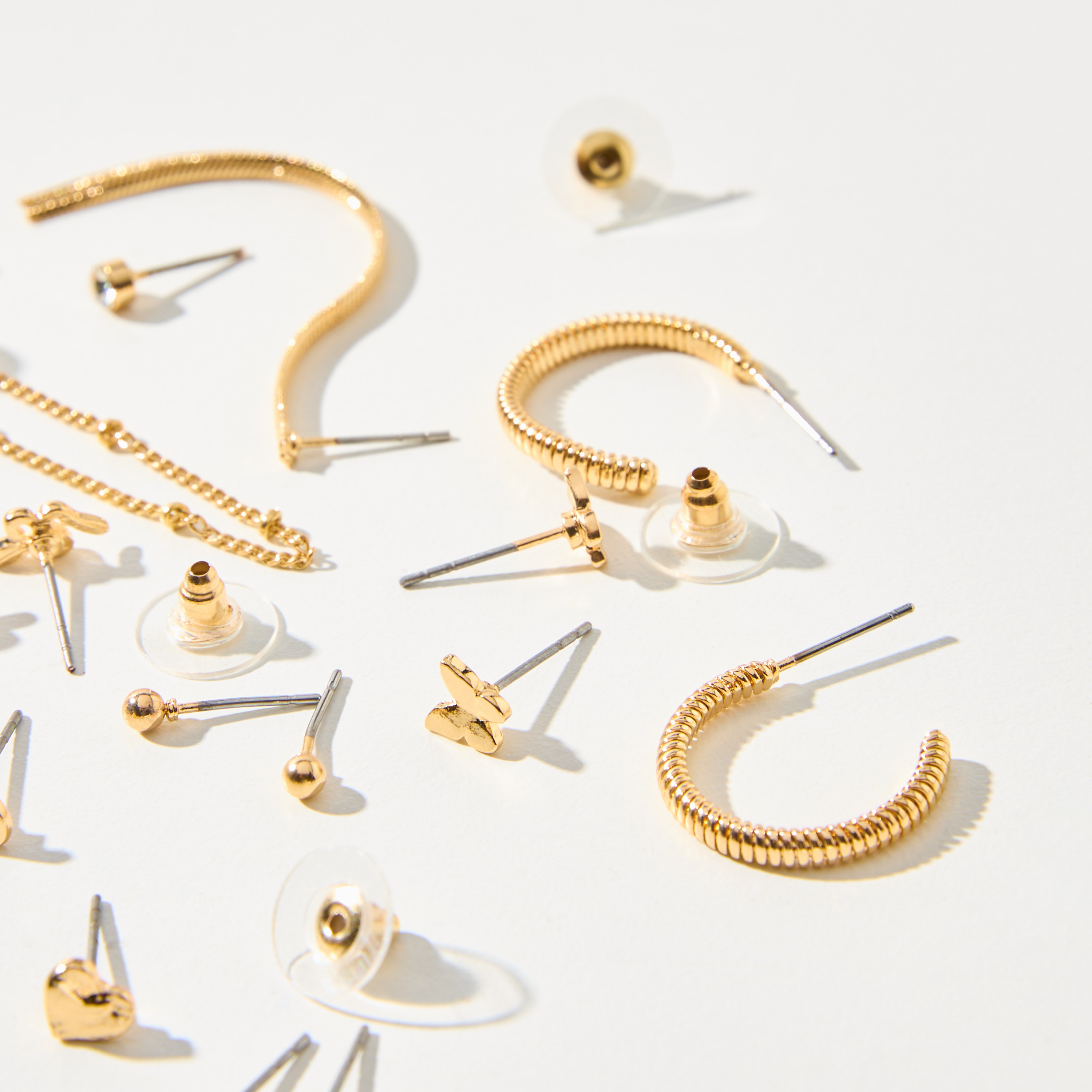 حلقان متنوعة بمكبس إغلاق خلفي - طقم من 9-women-watchesandjewellery-jewellery-earrings-image-4