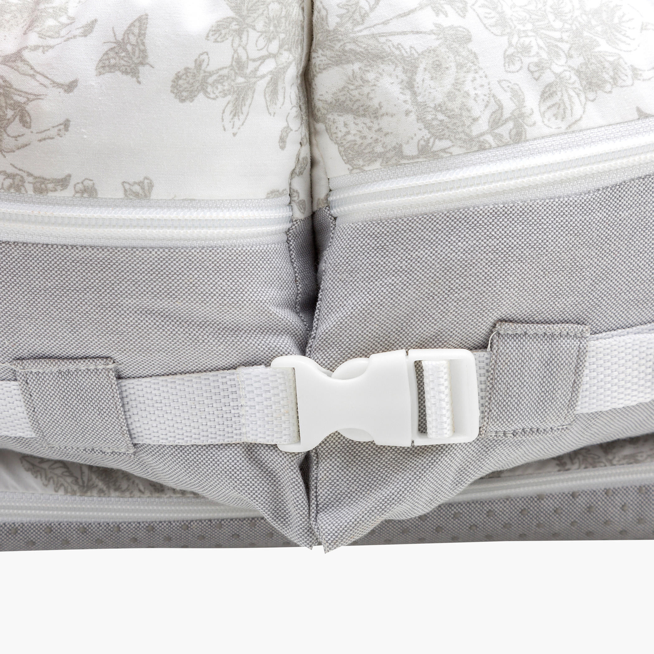 عش أطفال بطبعات مع ألعاب من نيني-baby-nursery-furniture-cribsandbeds-bassinets-image-7