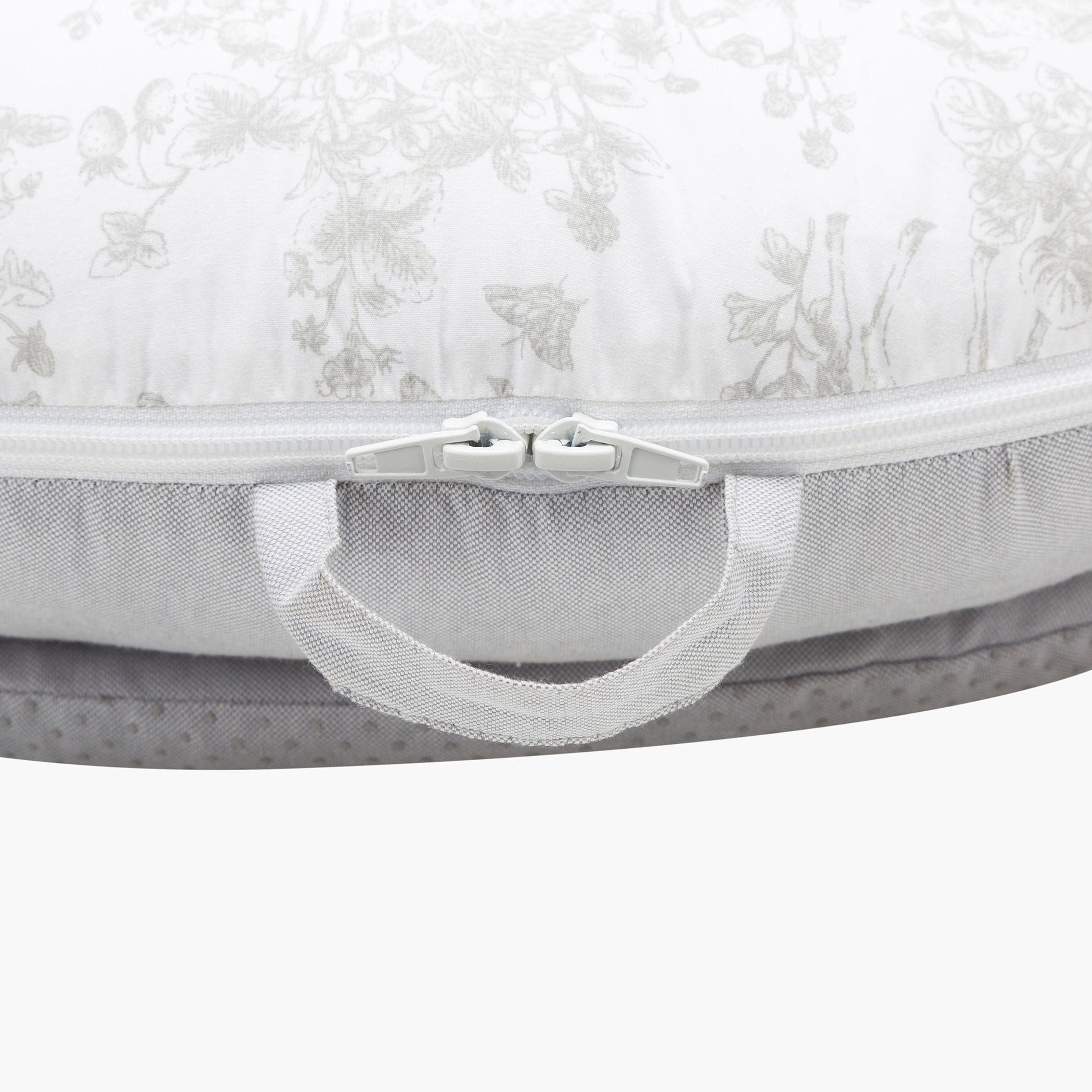 عش أطفال بطبعات مع ألعاب من نيني-baby-nursery-furniture-cribsandbeds-bassinets-image-9