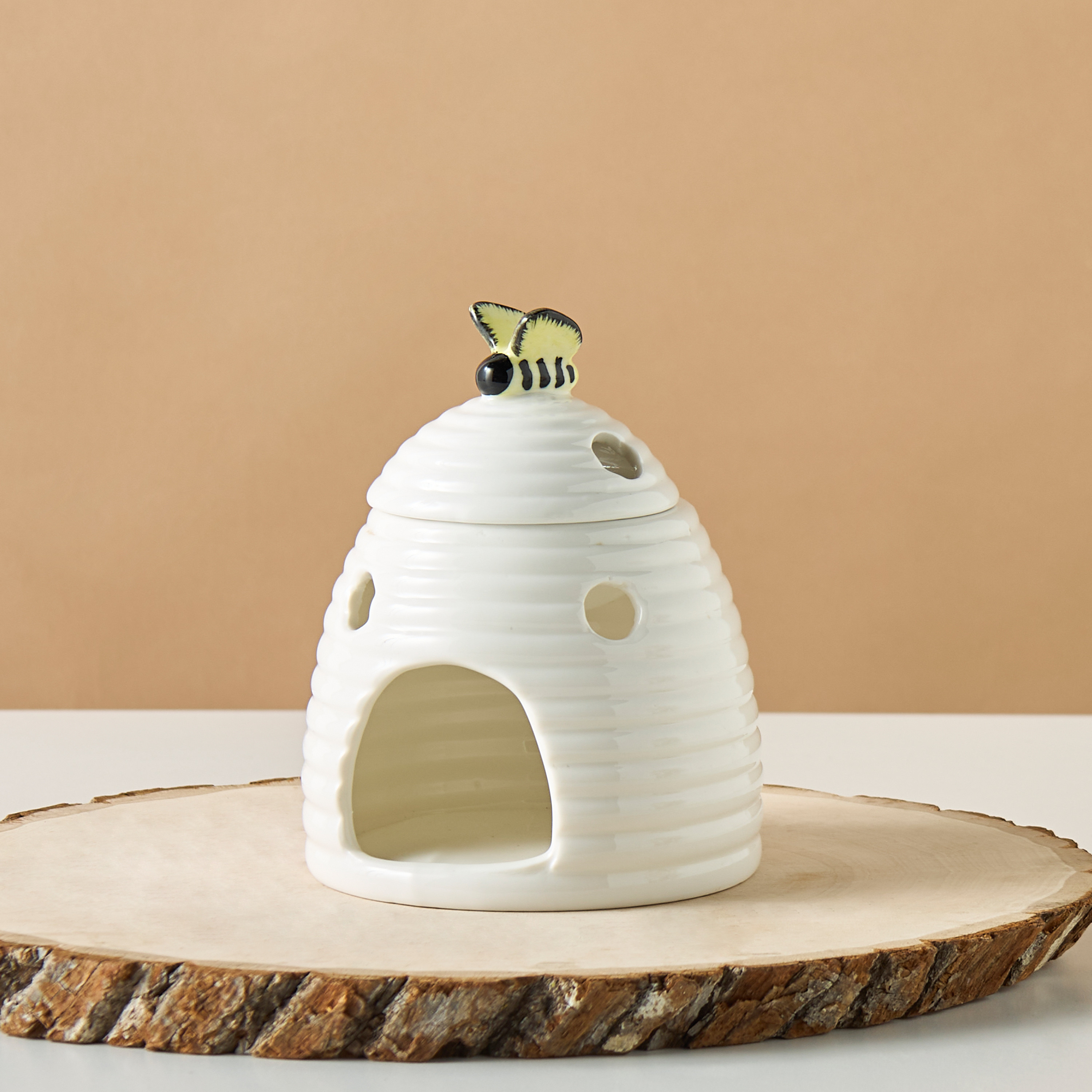 Cozy Cottage Ceramic Oil Burner with Bee Accent - 10x10x13 cms-household-homefragrance-burners-image-1