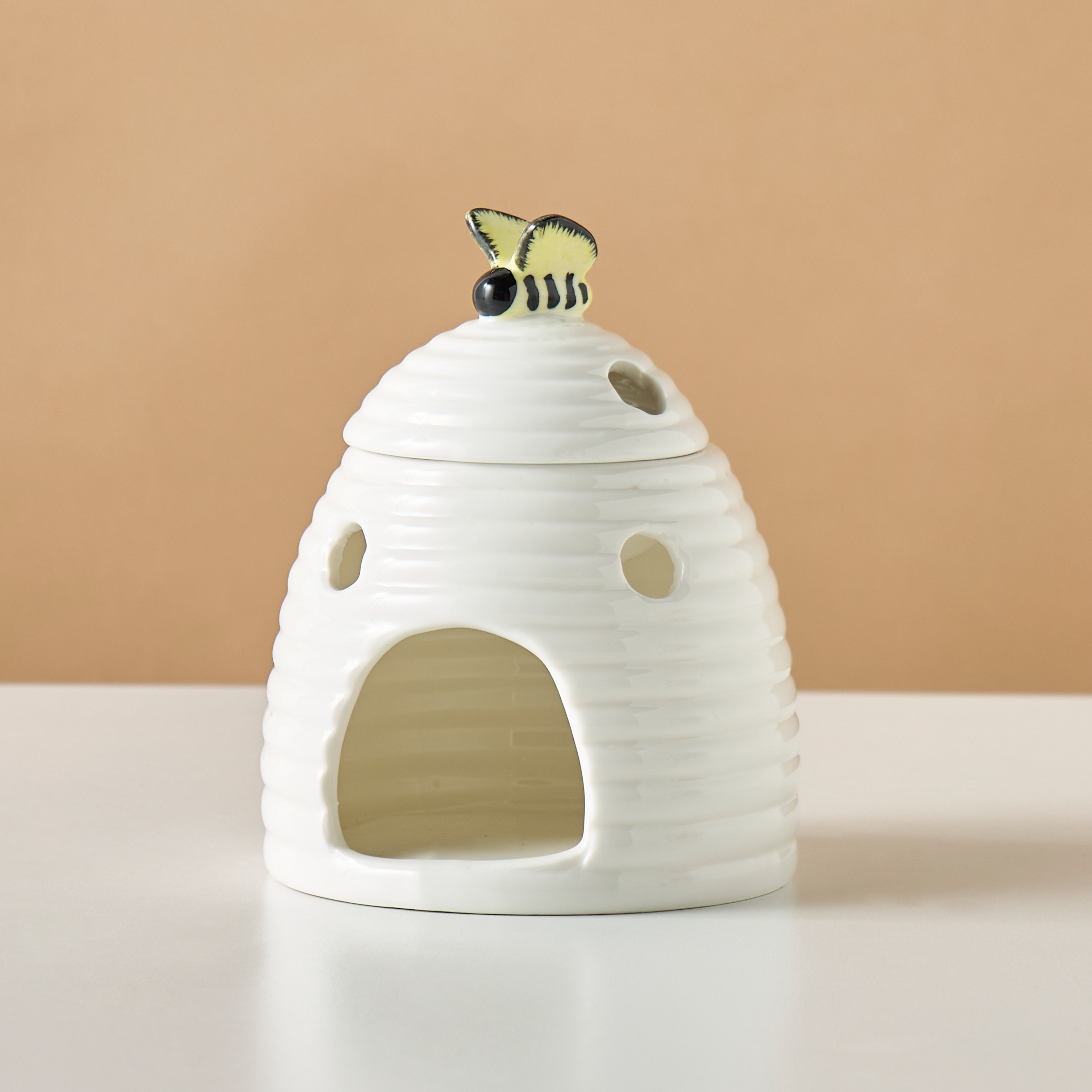 Cozy Cottage Ceramic Oil Burner with Bee Accent - 10x10x13 cms-household-homefragrance-burners-image-2