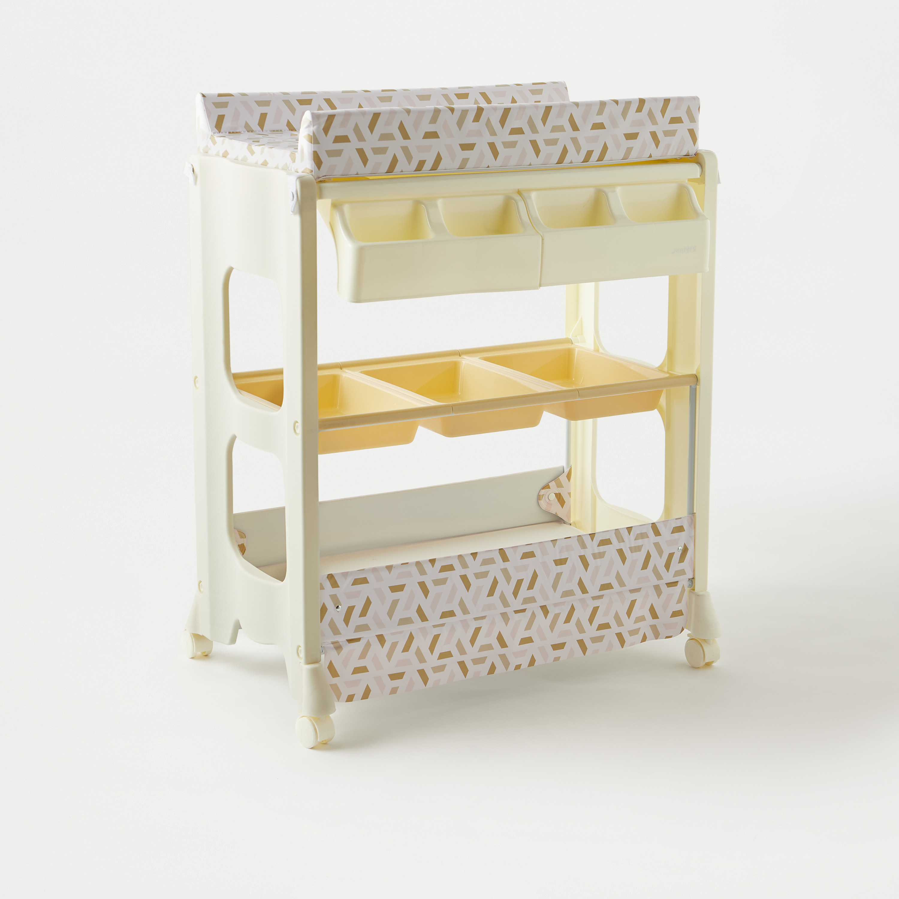 طاولة تغيير حفاضات سكاندي تراينجيل من جونيورز-baby-nursery-furniture-changingtables-image-3