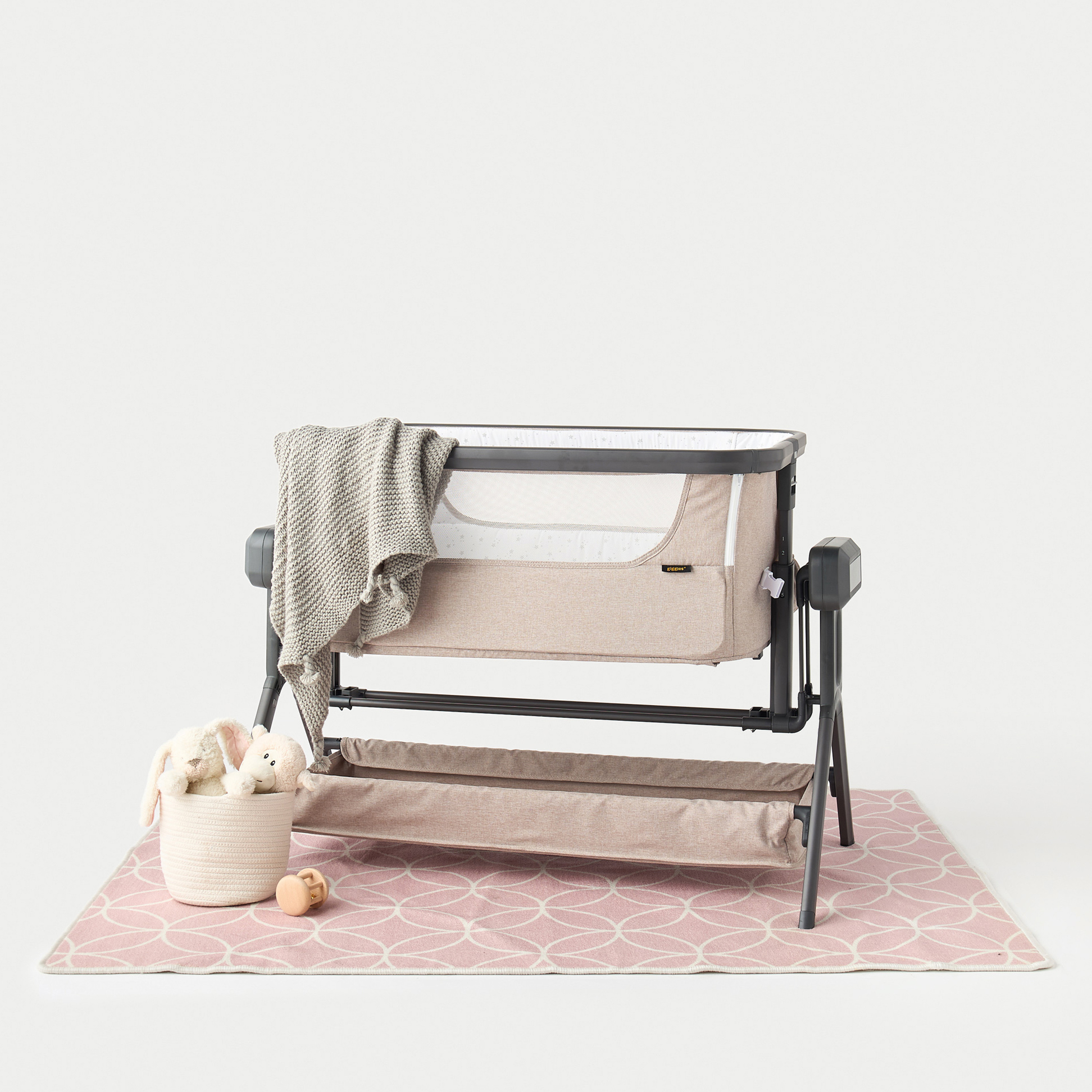 Giggles Zeus Auto Swing Bassinet-baby-nursery-furniture-cribsandbeds-bassinets-image-1