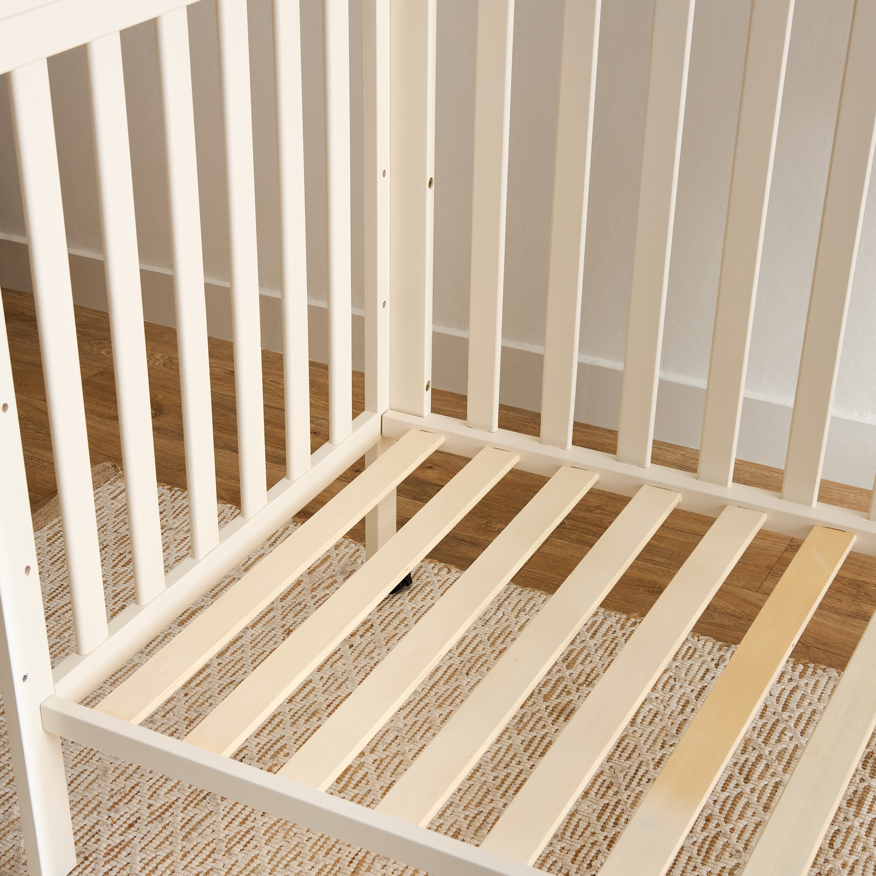 Juniors Oliver deluxe crib with wheels-baby-nursery-furniture-cribsandbeds-babycribs-image-10