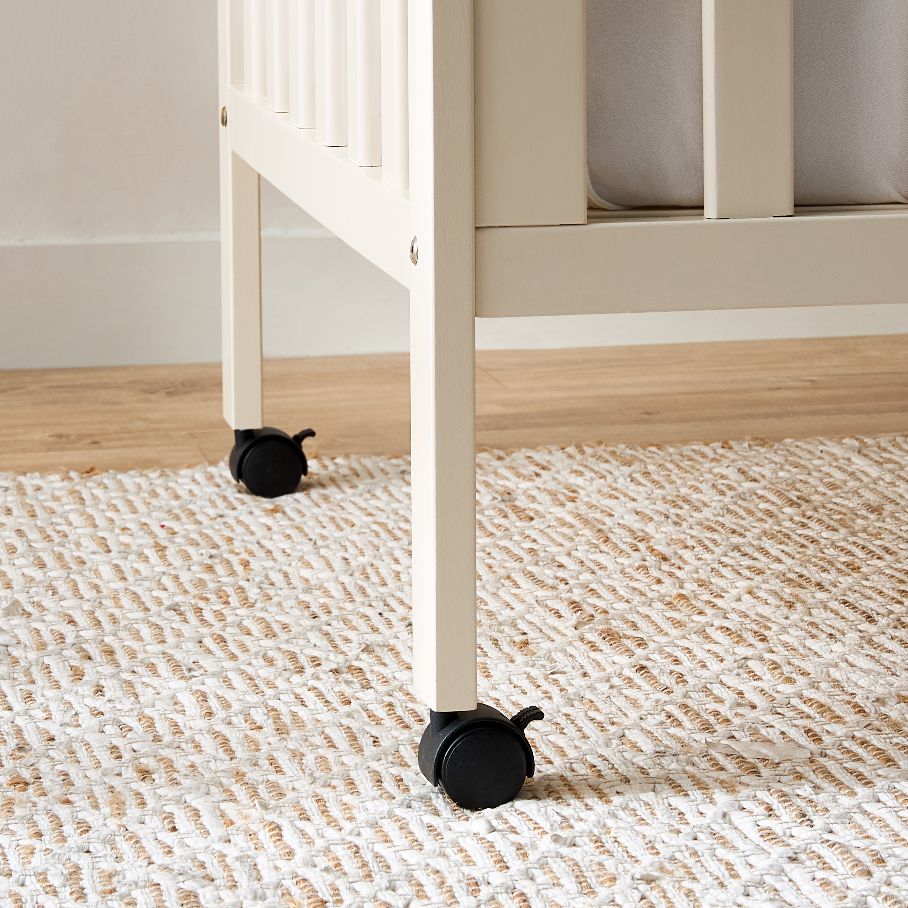 Juniors Oliver deluxe crib with wheels-baby-nursery-furniture-cribsandbeds-babycribs-image-8