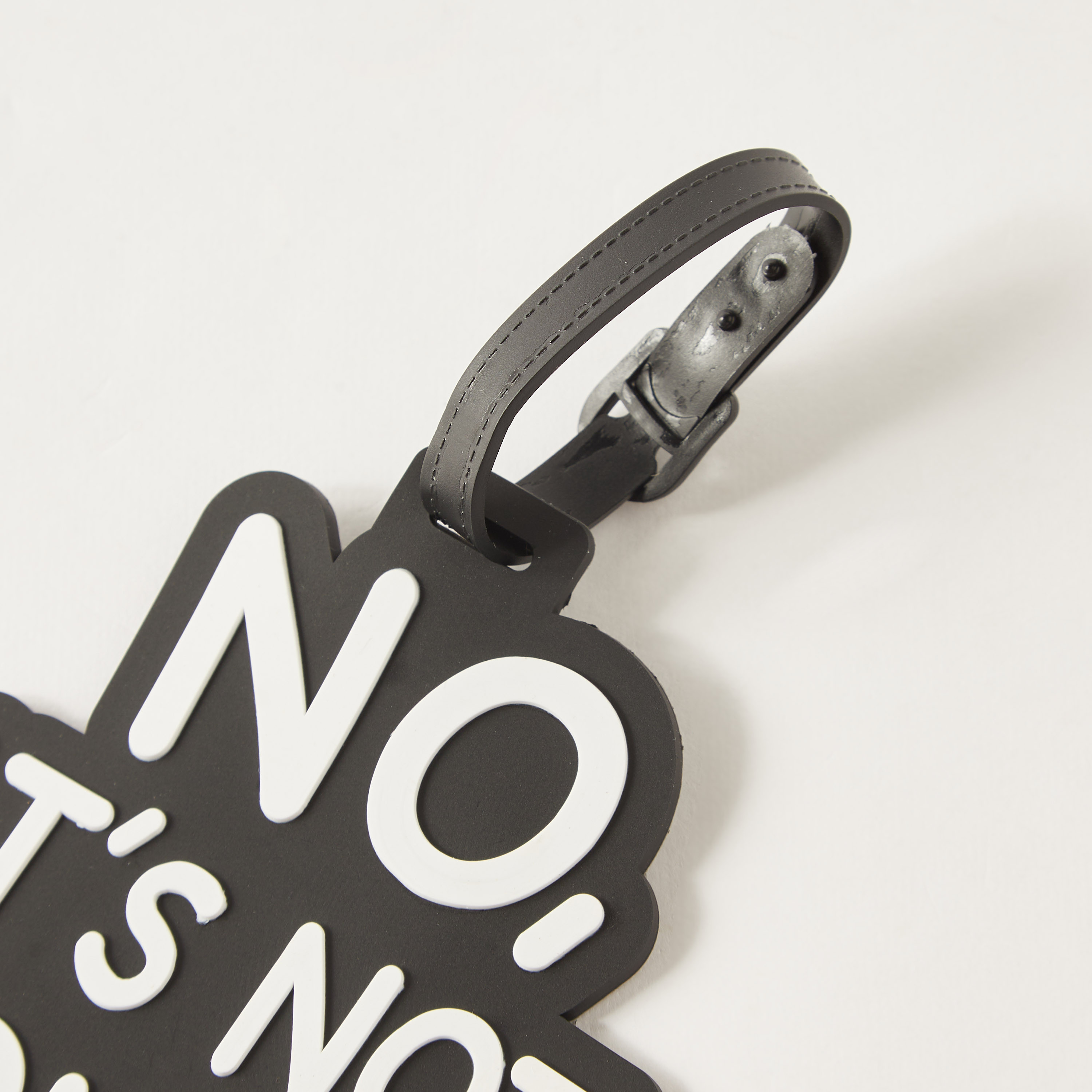 Findz Slogan Embossed Luggage Tag-travel-accessories-image-2
