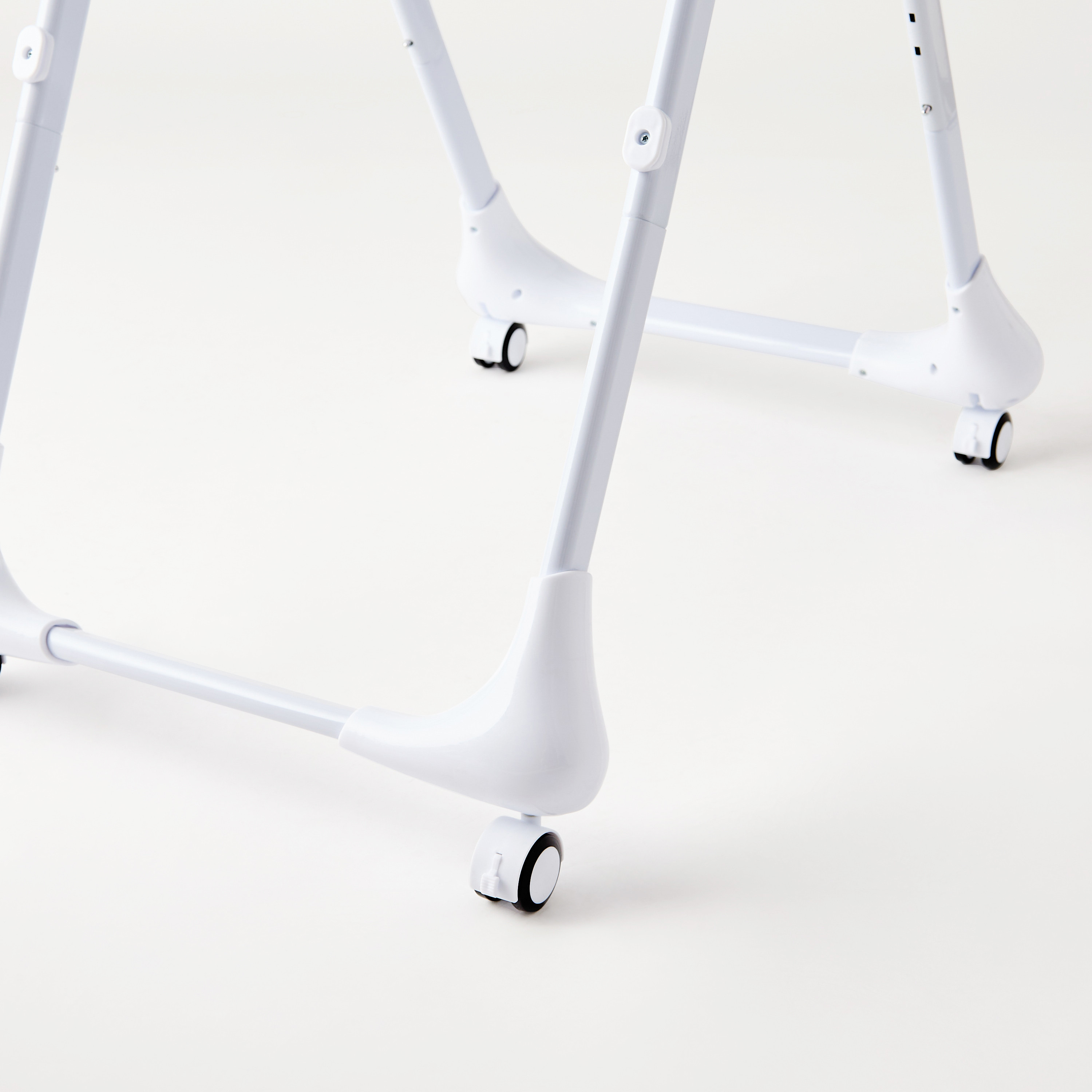 Juniors Oxo High Chair with 5-Point Safety Harness-baby-feeding-highchairsandboosters-image-23