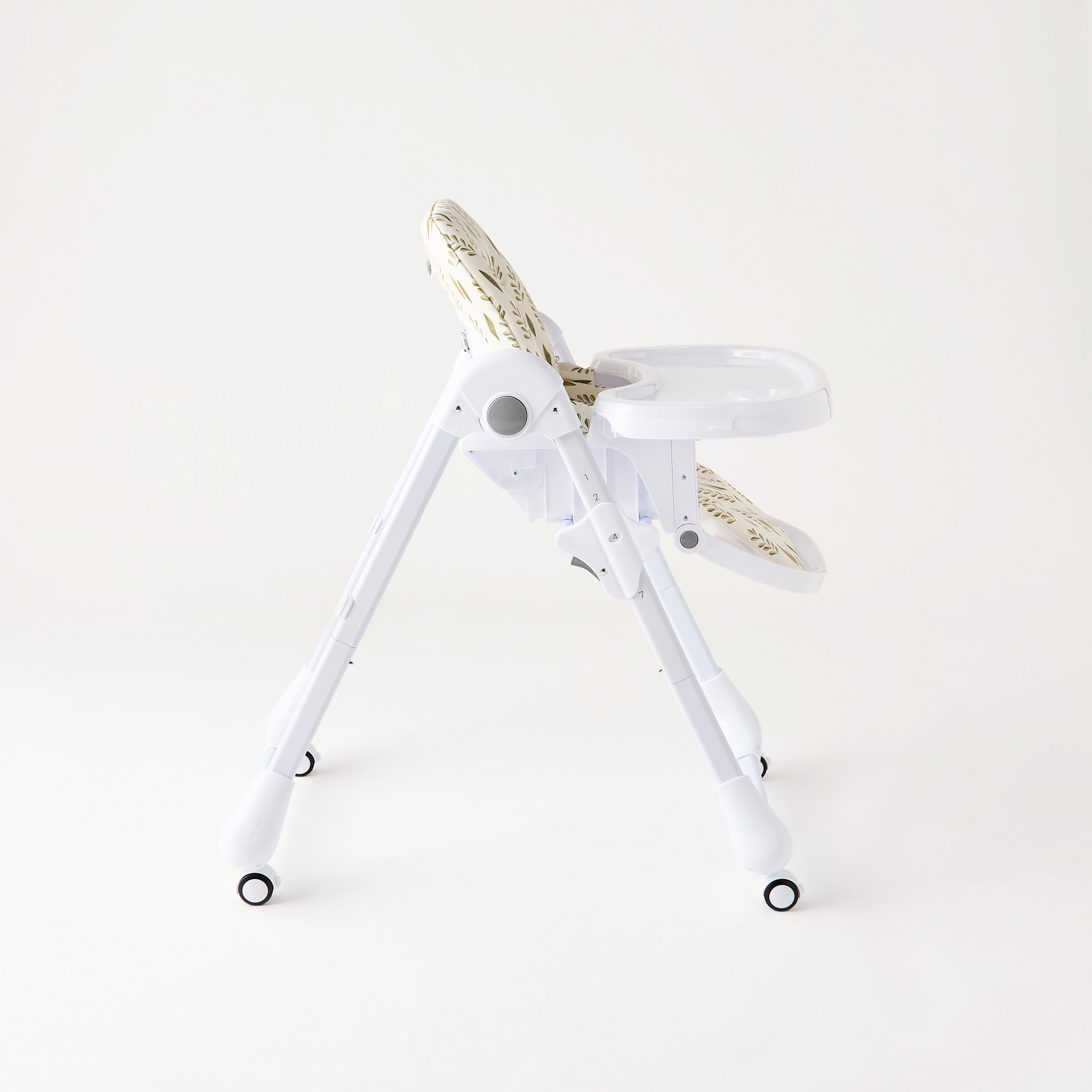 كرسي مرتفع أوكسو من جونيورز-baby-feeding-highchairsandboosters-image-2