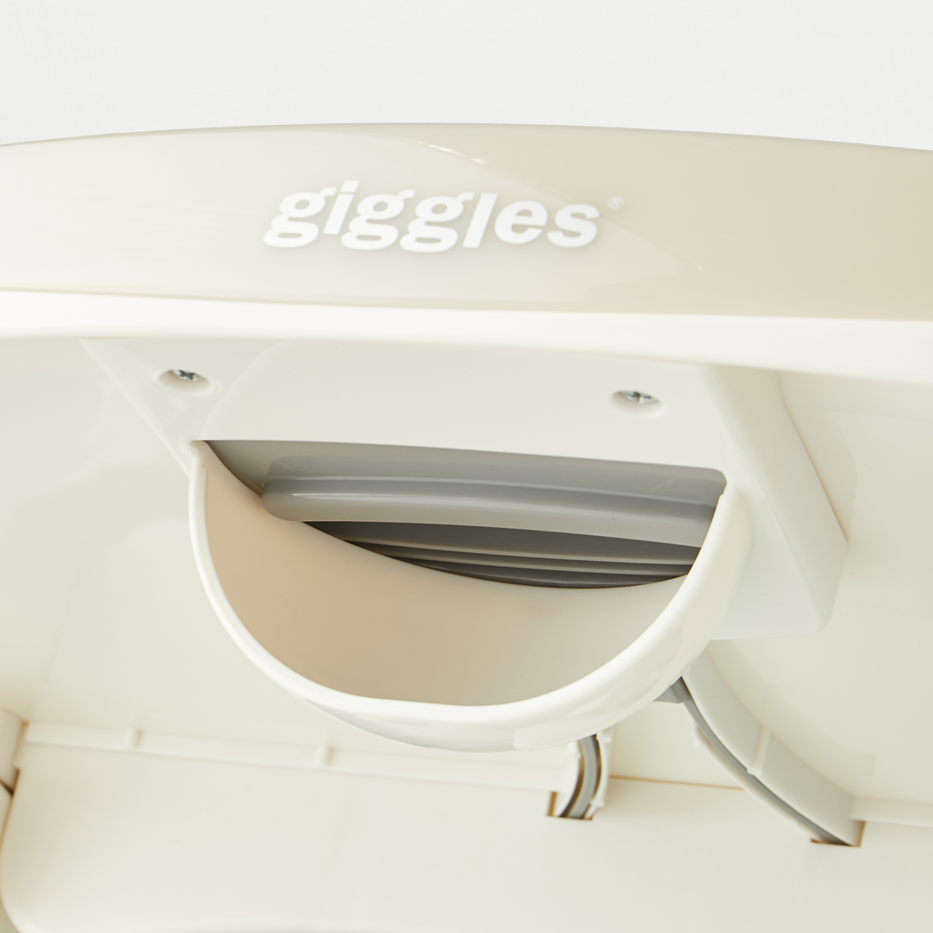 Giggles Lowel High Chair with Removable Tray and Wheels-baby-feeding-highchairsandboosters-image-20