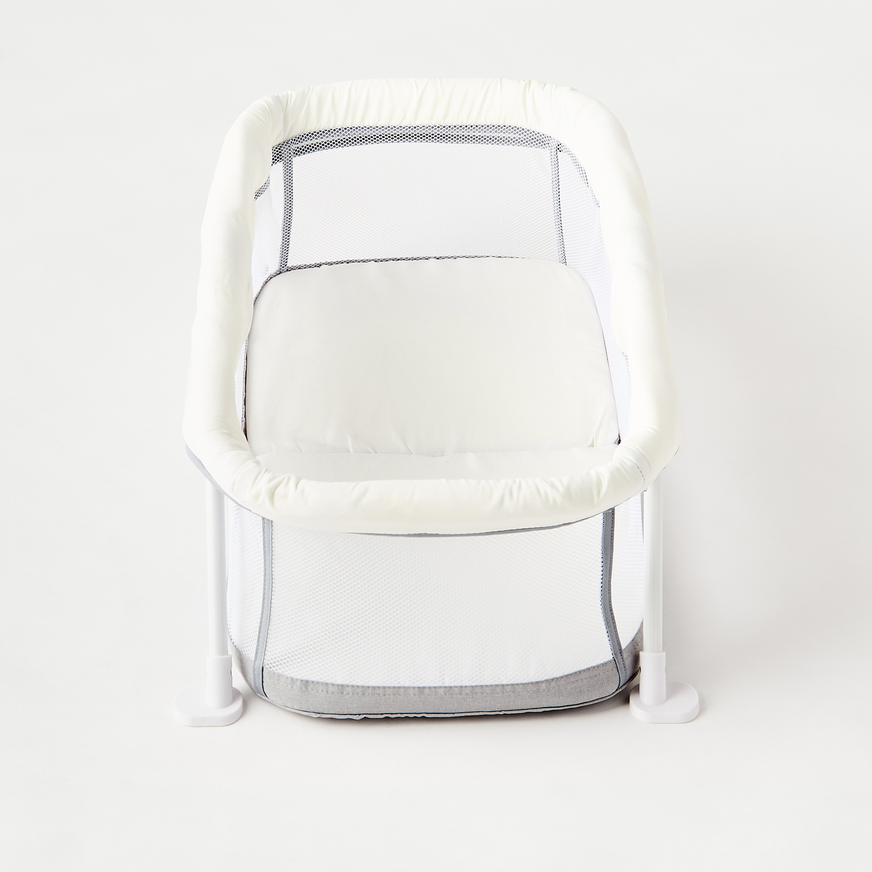 Juniors Foldable Travel Bassinet-baby-nursery-furniture-cribsandbeds-bassinets-image-3