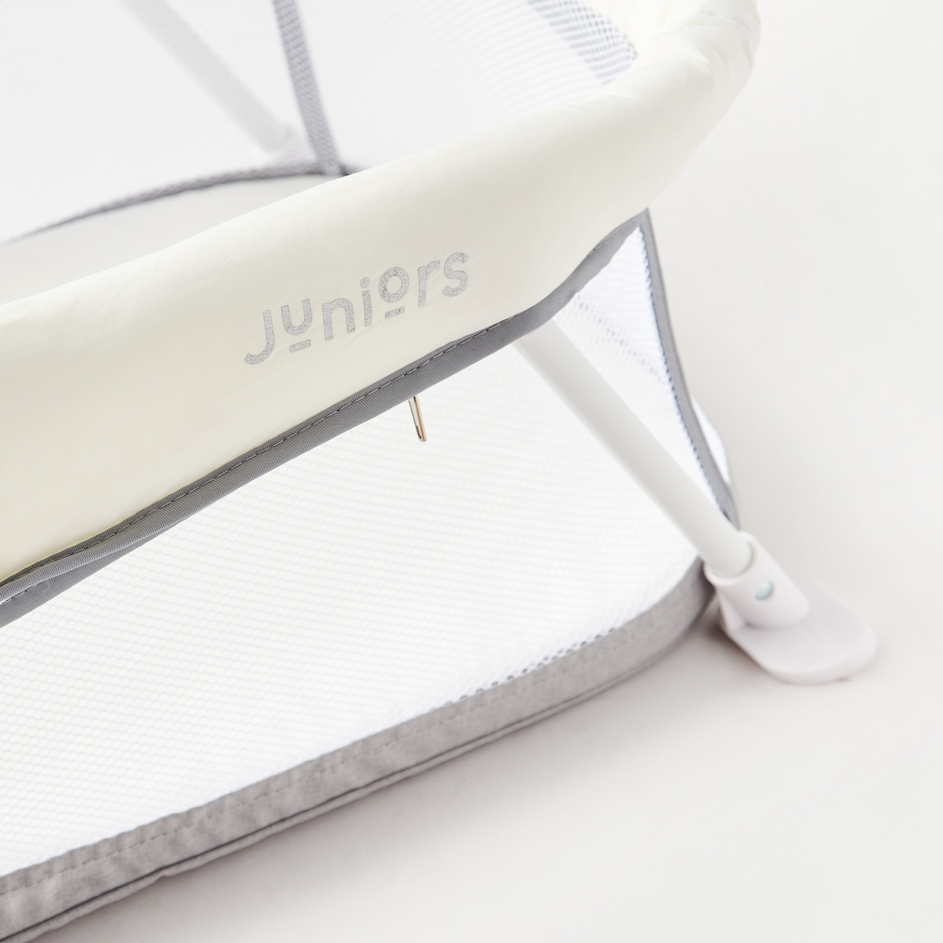 Juniors Foldable Travel Bassinet-baby-nursery-furniture-cribsandbeds-bassinets-image-5
