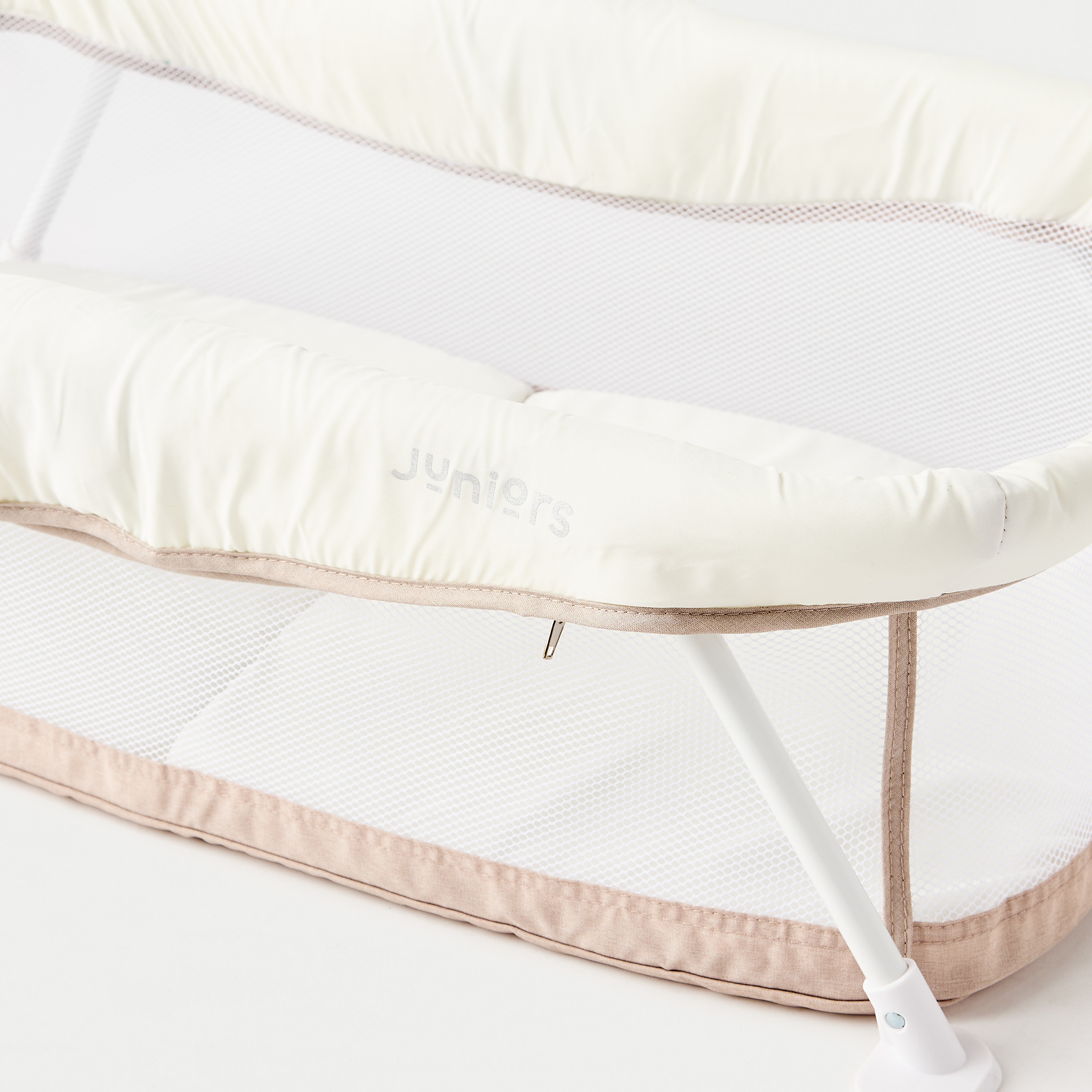 Juniors Foldable Travel Bassinet-baby-nursery-furniture-cribsandbeds-bassinets-image-5
