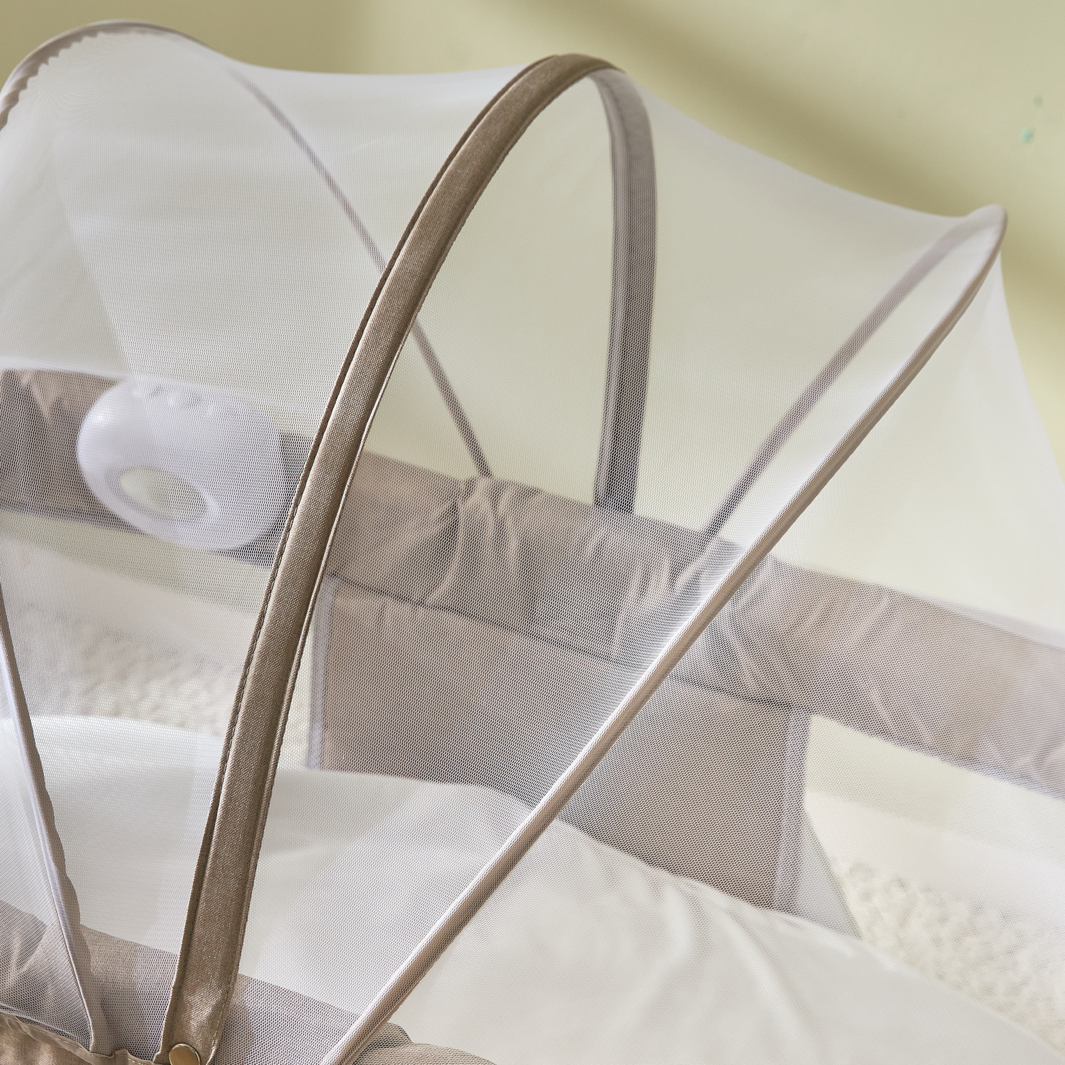 Juniors Drew Foldable Rocking Bassinet with Music and Vibration-baby-nursery-furniture-cribsandbeds-bassinets-image-11