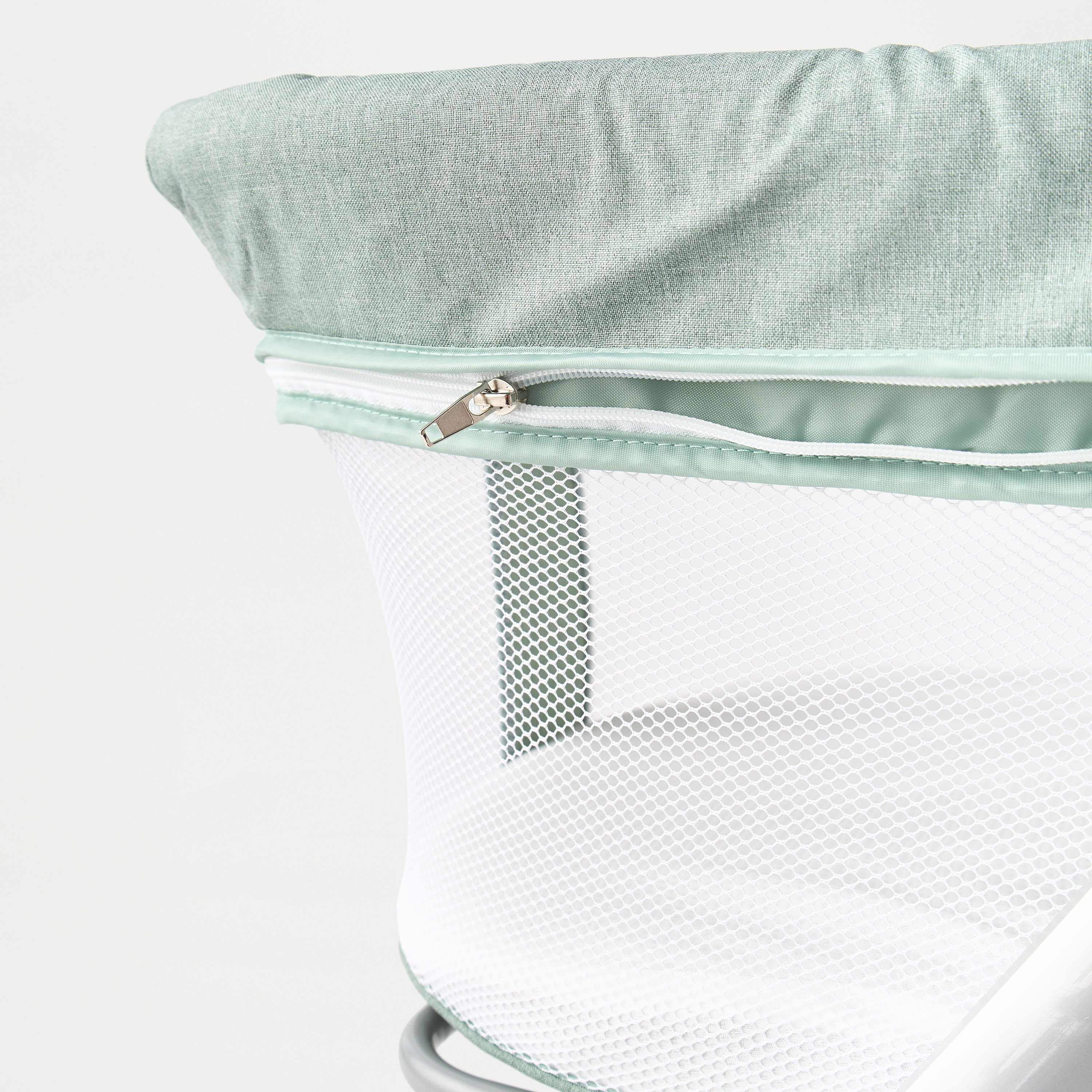 Juniors Drew bassinet with music and vibration-baby-nursery-furniture-cribsandbeds-bassinets-image-11